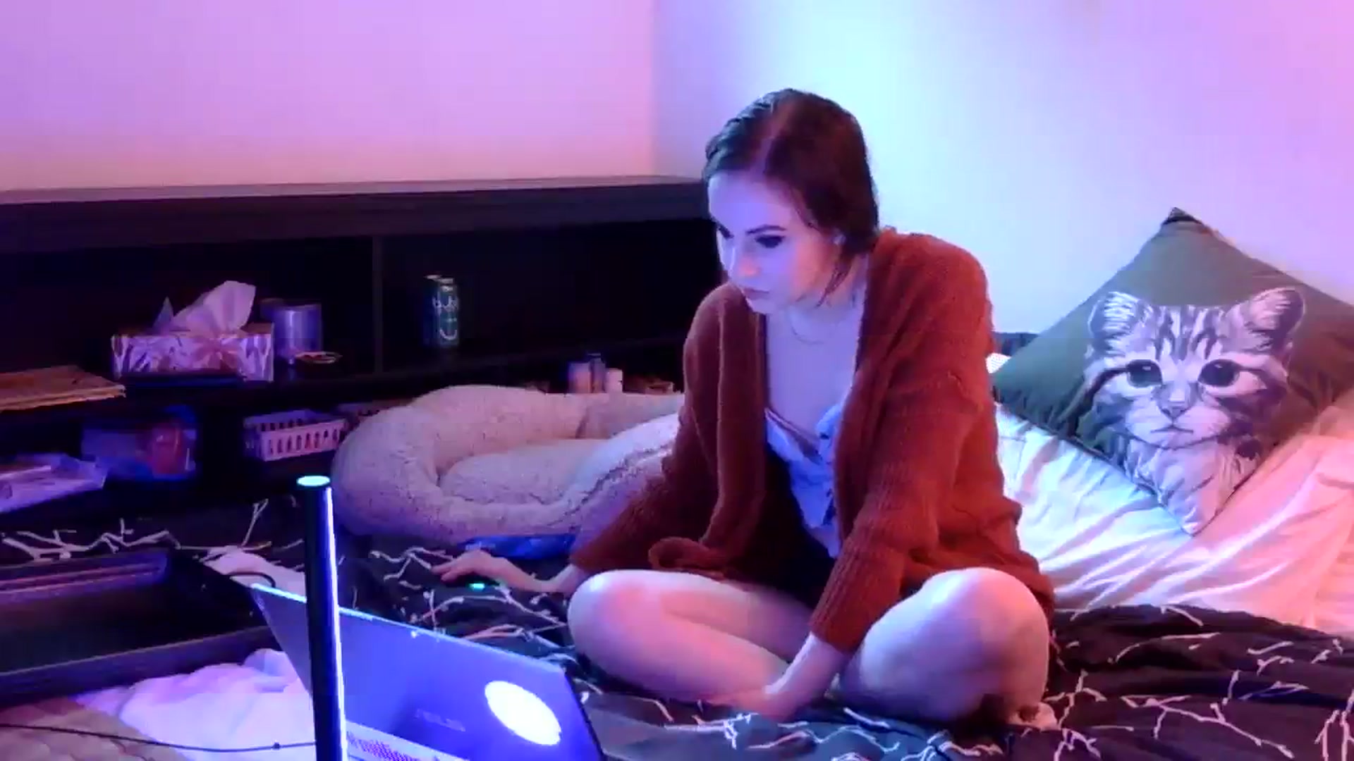 Gallery image thumbnail from antidreamgirl's myfreecams stream on, 02/22/2024, 23:17 image 4 of 20
