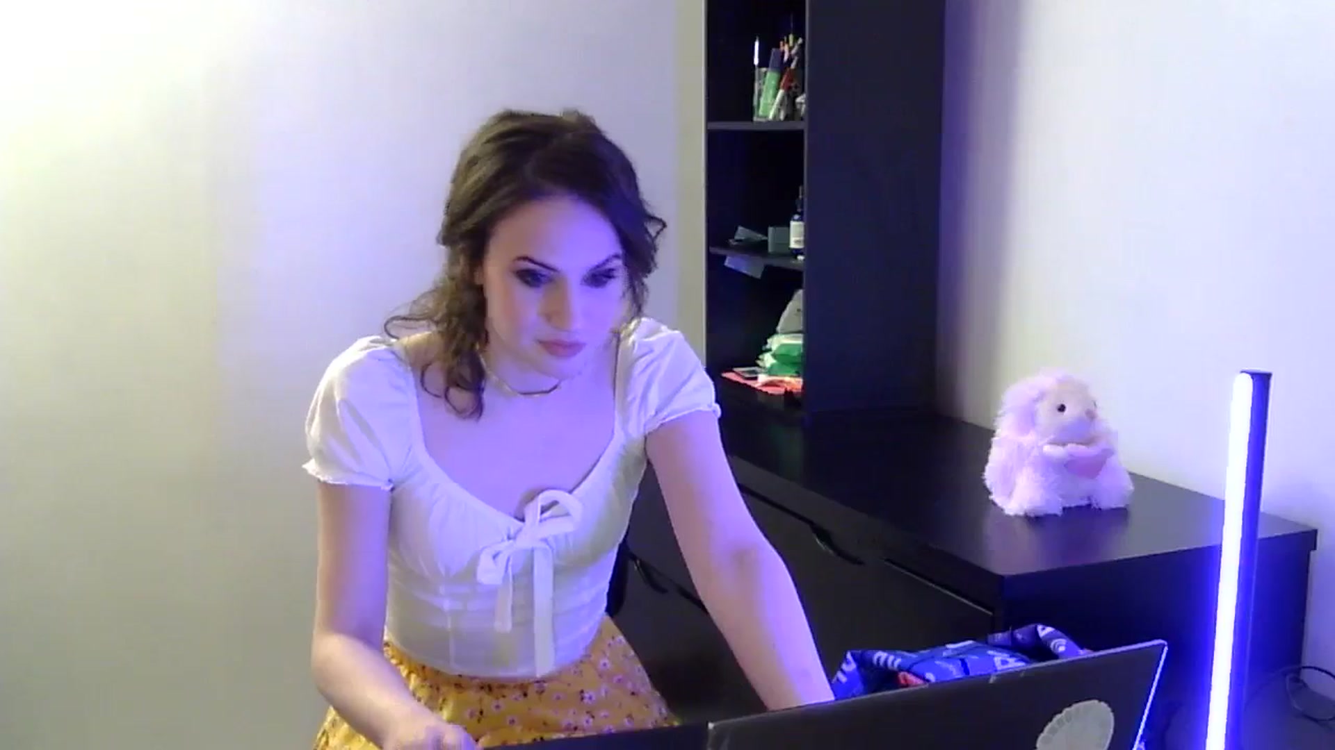 Gallery image thumbnail from antidreamgirl's myfreecams stream on, 03/30/2024, 04:40 image 18 of 20