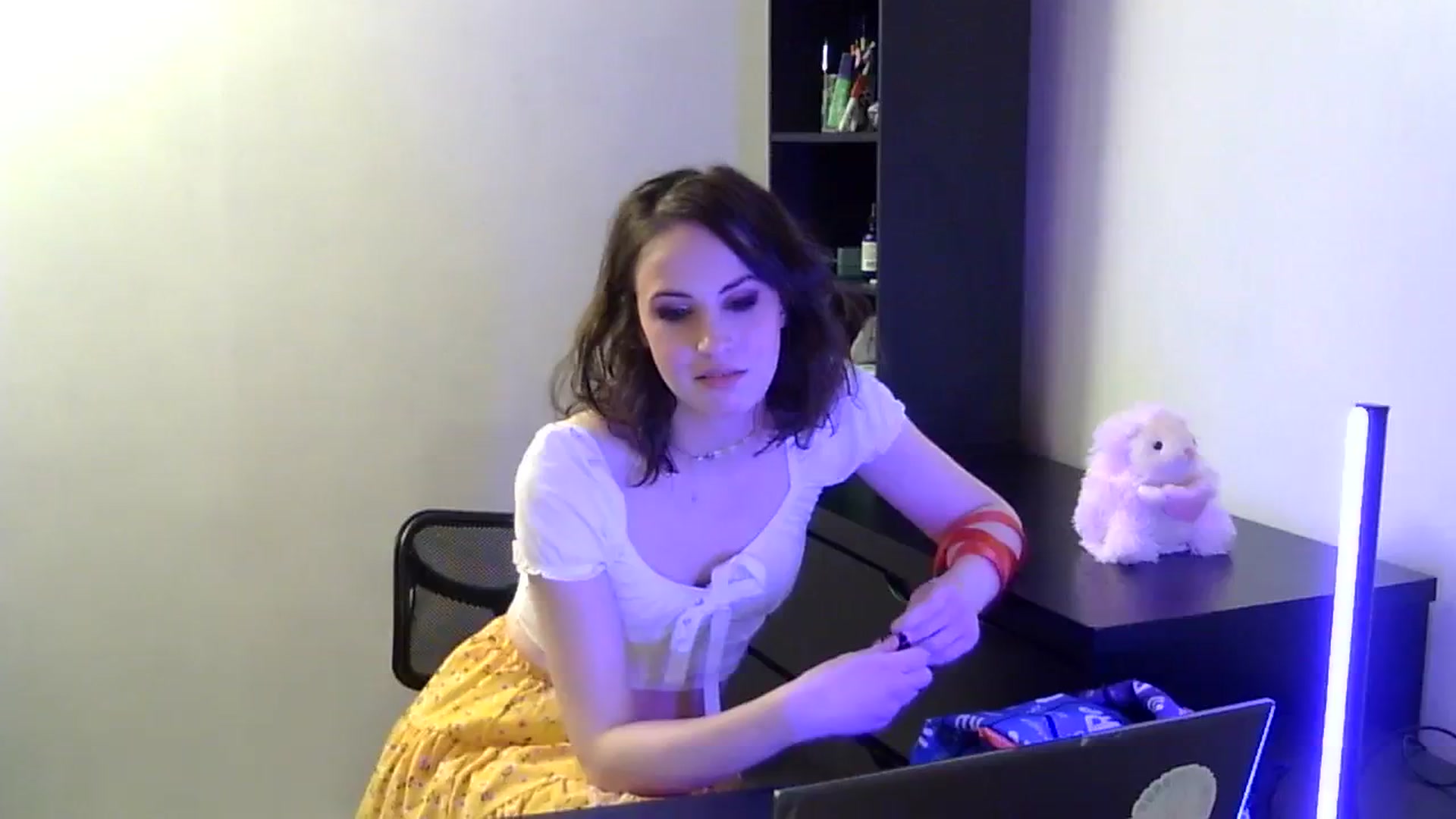 Gallery image thumbnail from antidreamgirl's myfreecams stream on, 03/30/2024, 04:40 image 12 of 20
