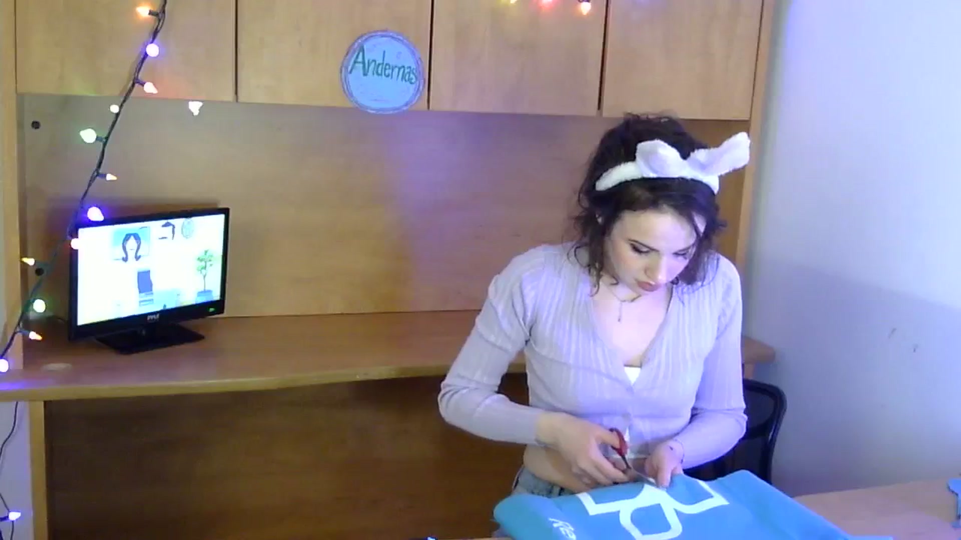 Gallery image thumbnail from antidreamgirl's myfreecams stream on, 04/01/2024, 05:06 image 13 of 20