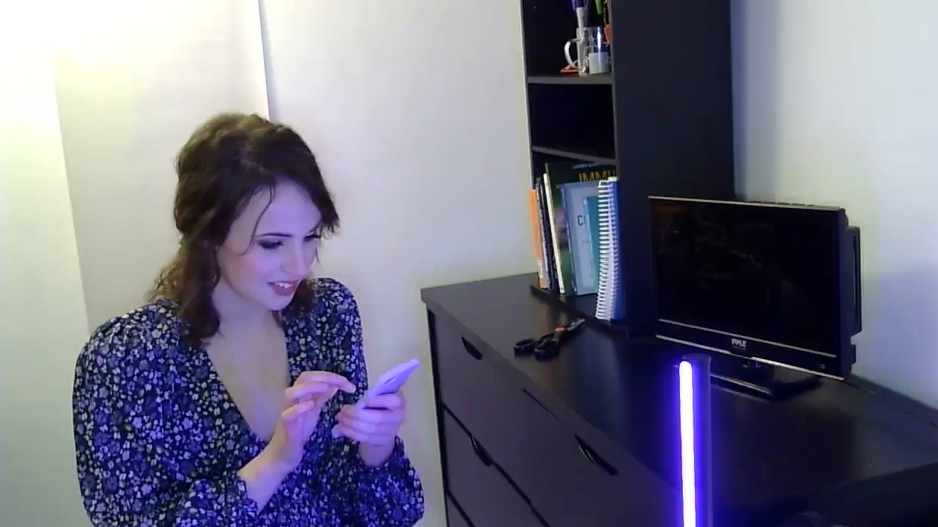Gallery image thumbnail from antidreamgirl's myfreecams stream on, 04/16/2024, 02:05 image 12 of 20