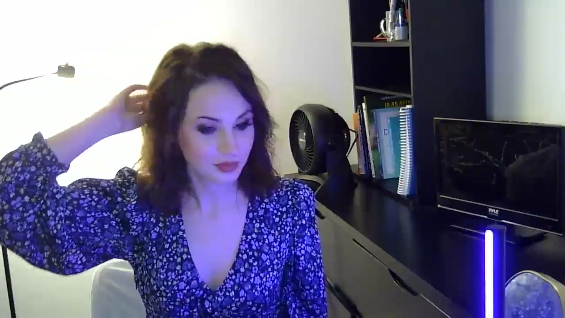 Gallery image thumbnail from antidreamgirl's myfreecams stream on, 04/16/2024, 02:05 image 3 of 20
