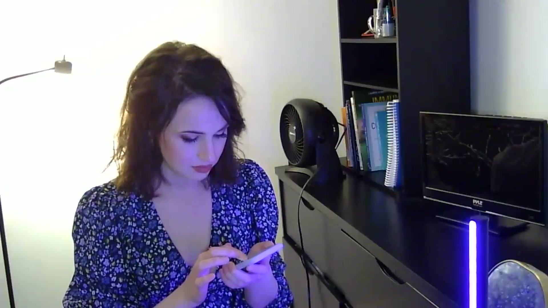 Gallery image thumbnail from antidreamgirl's myfreecams stream on, 04/16/2024, 02:05 image 2 of 20