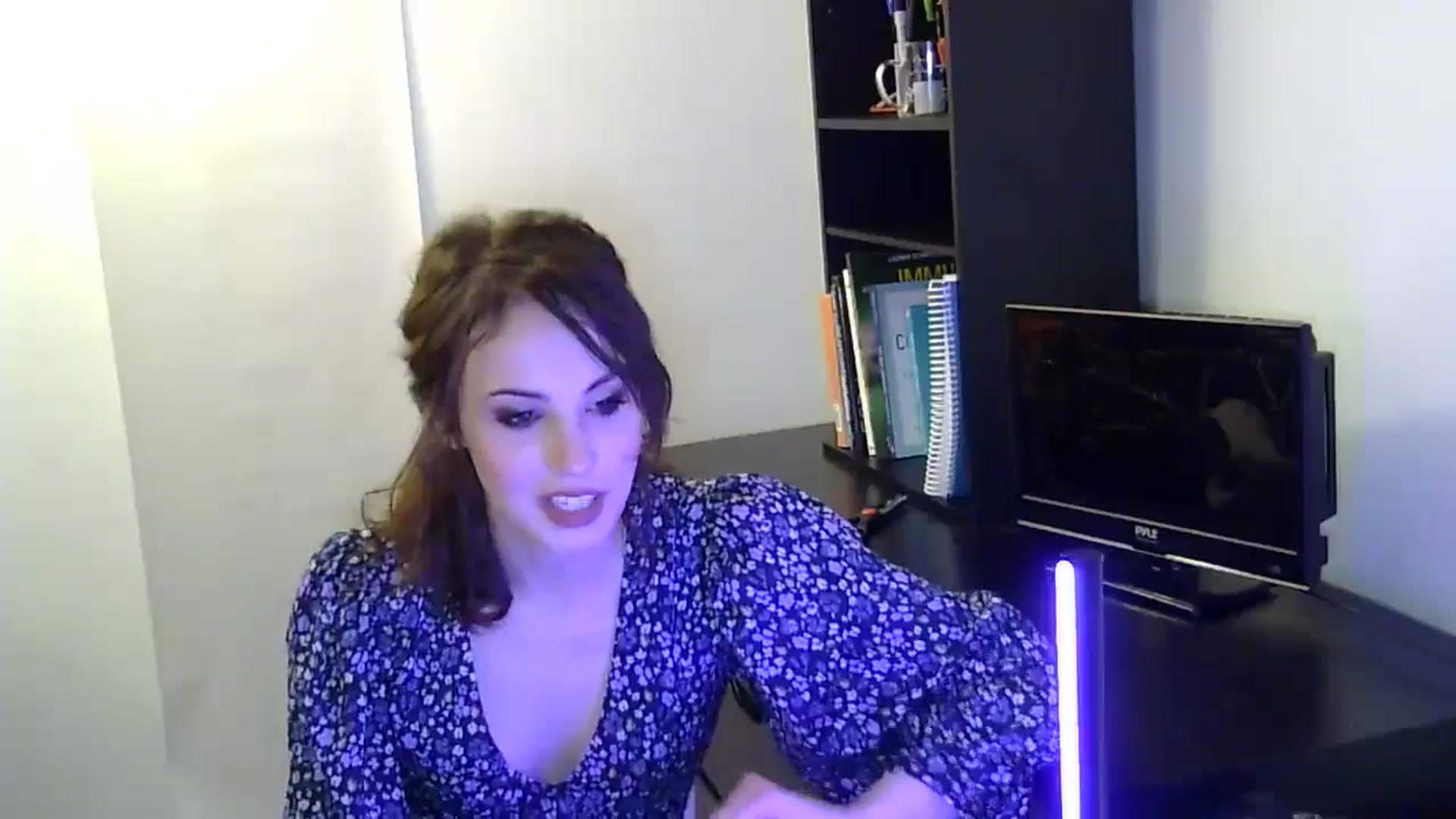 Gallery image thumbnail from antidreamgirl's myfreecams stream on, 04/16/2024, 02:05 image 10 of 20