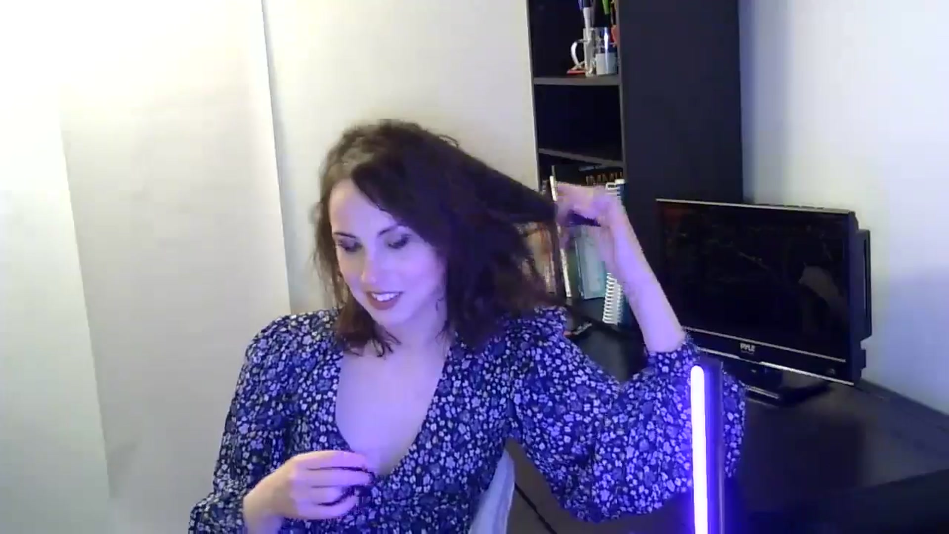 Gallery image thumbnail from antidreamgirl's myfreecams stream on, 04/16/2024, 02:05 image 14 of 20
