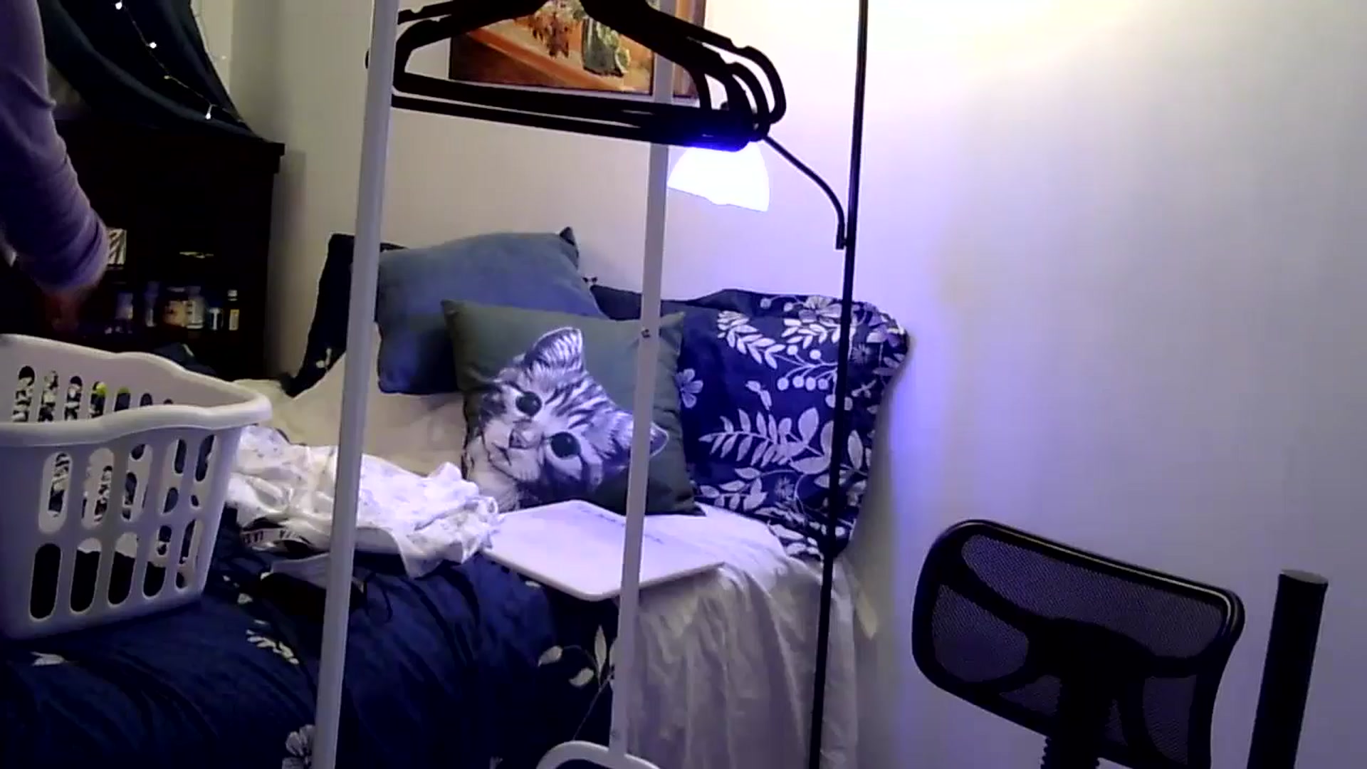 Gallery image thumbnail from antidreamgirl's myfreecams stream on, 05/08/2024, 06:07 image 18 of 20