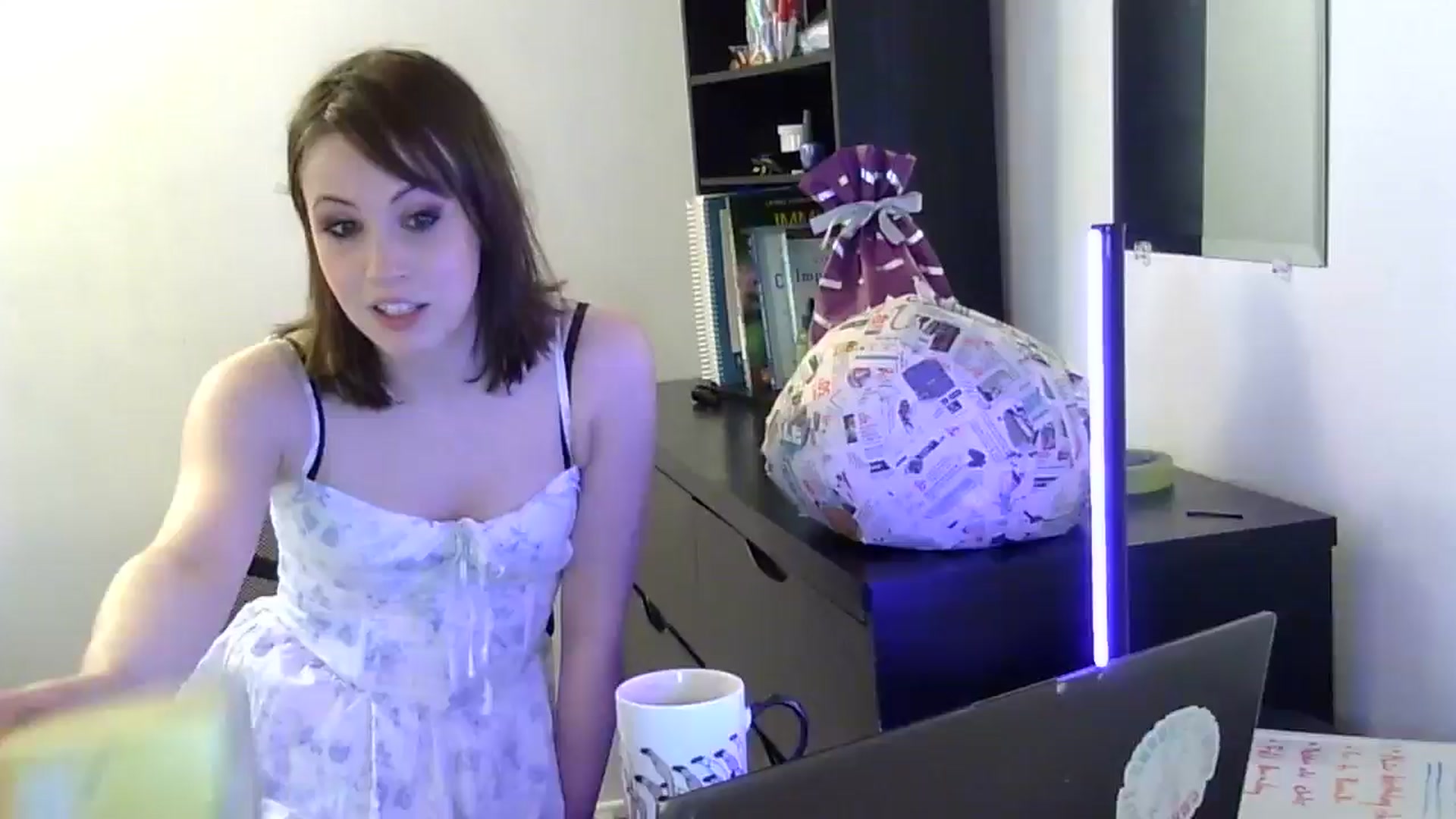 Gallery image thumbnail from antidreamgirl's myfreecams stream on, 05/17/2024, 22:41 image 17 of 20