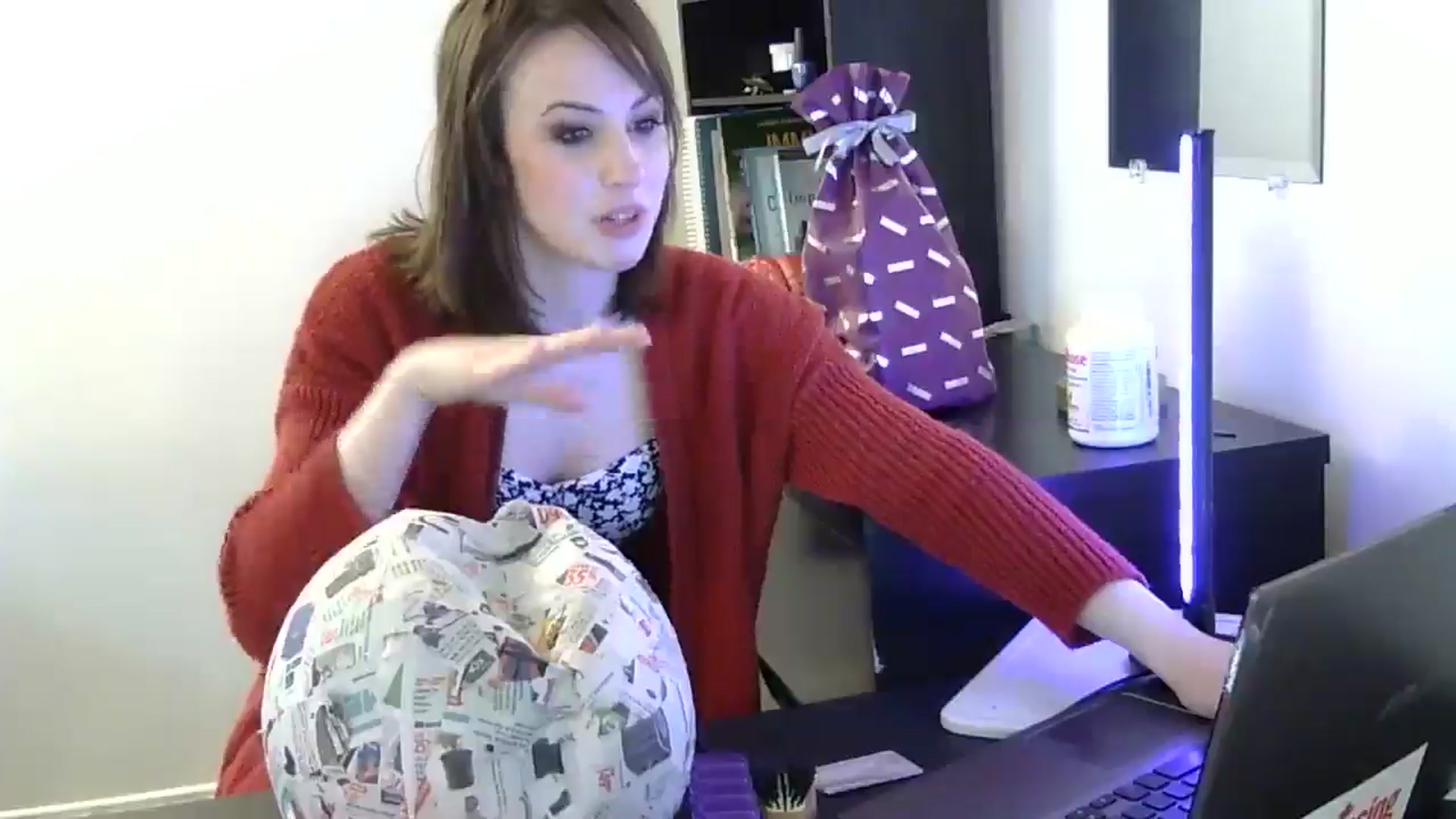 Gallery image thumbnail from antidreamgirl's myfreecams stream on, 05/17/2024, 22:41 image 7 of 20