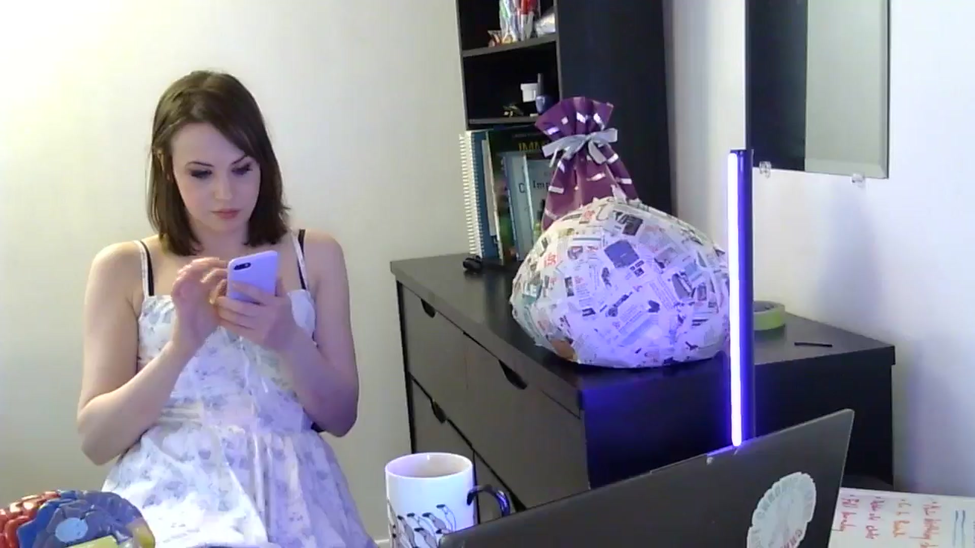Gallery image thumbnail from antidreamgirl's myfreecams stream on, 05/17/2024, 22:41 image 18 of 20
