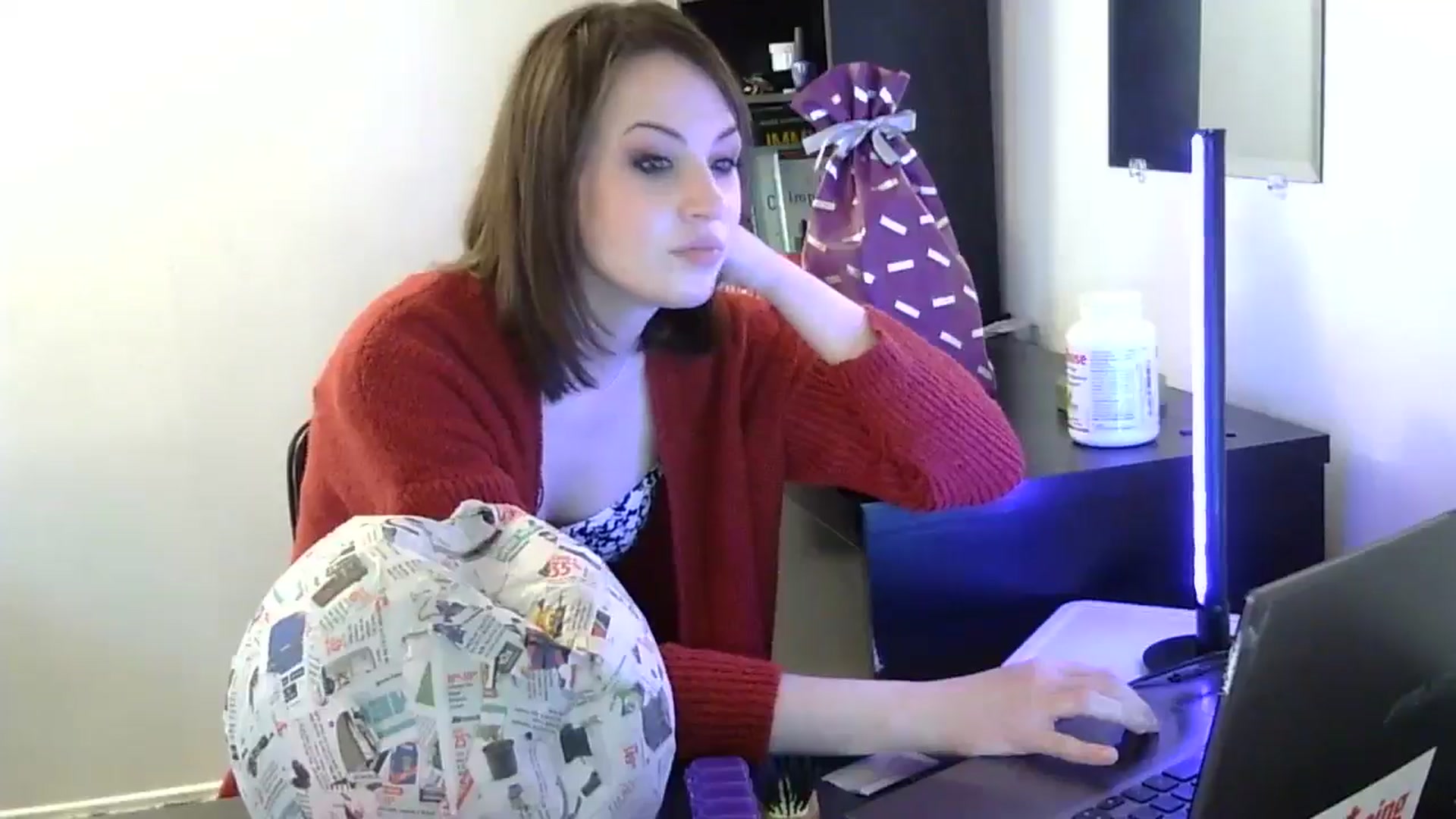 Gallery image thumbnail from antidreamgirl's myfreecams stream on, 05/17/2024, 22:41 image 8 of 20