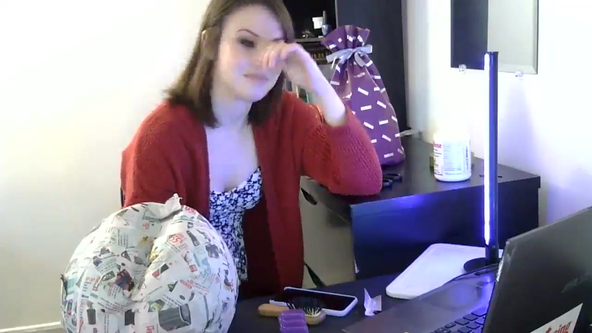 Gallery image thumbnail from antidreamgirl's myfreecams stream on, 05/17/2024, 22:41 image 9 of 20