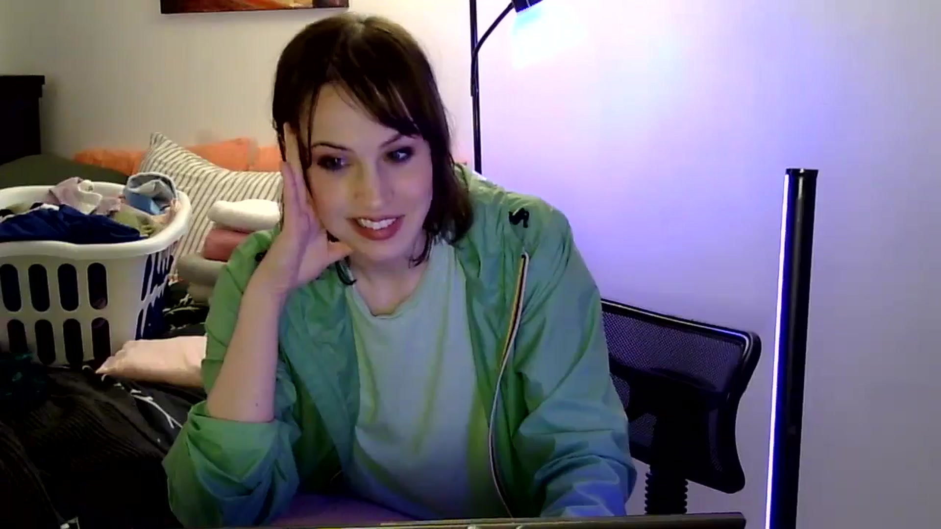 Gallery image thumbnail from antidreamgirl's myfreecams stream on, 05/19/2024, 04:13 image 7 of 20