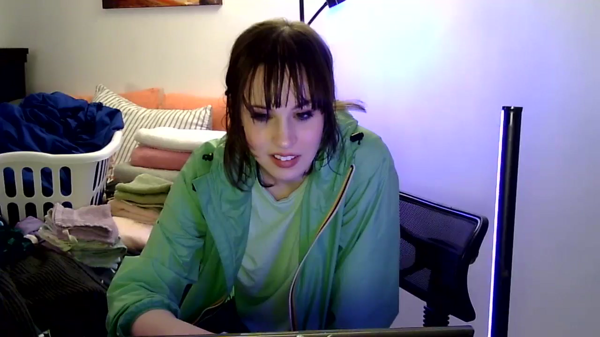 Gallery image thumbnail from antidreamgirl's myfreecams stream on, 05/19/2024, 04:13 image 10 of 20