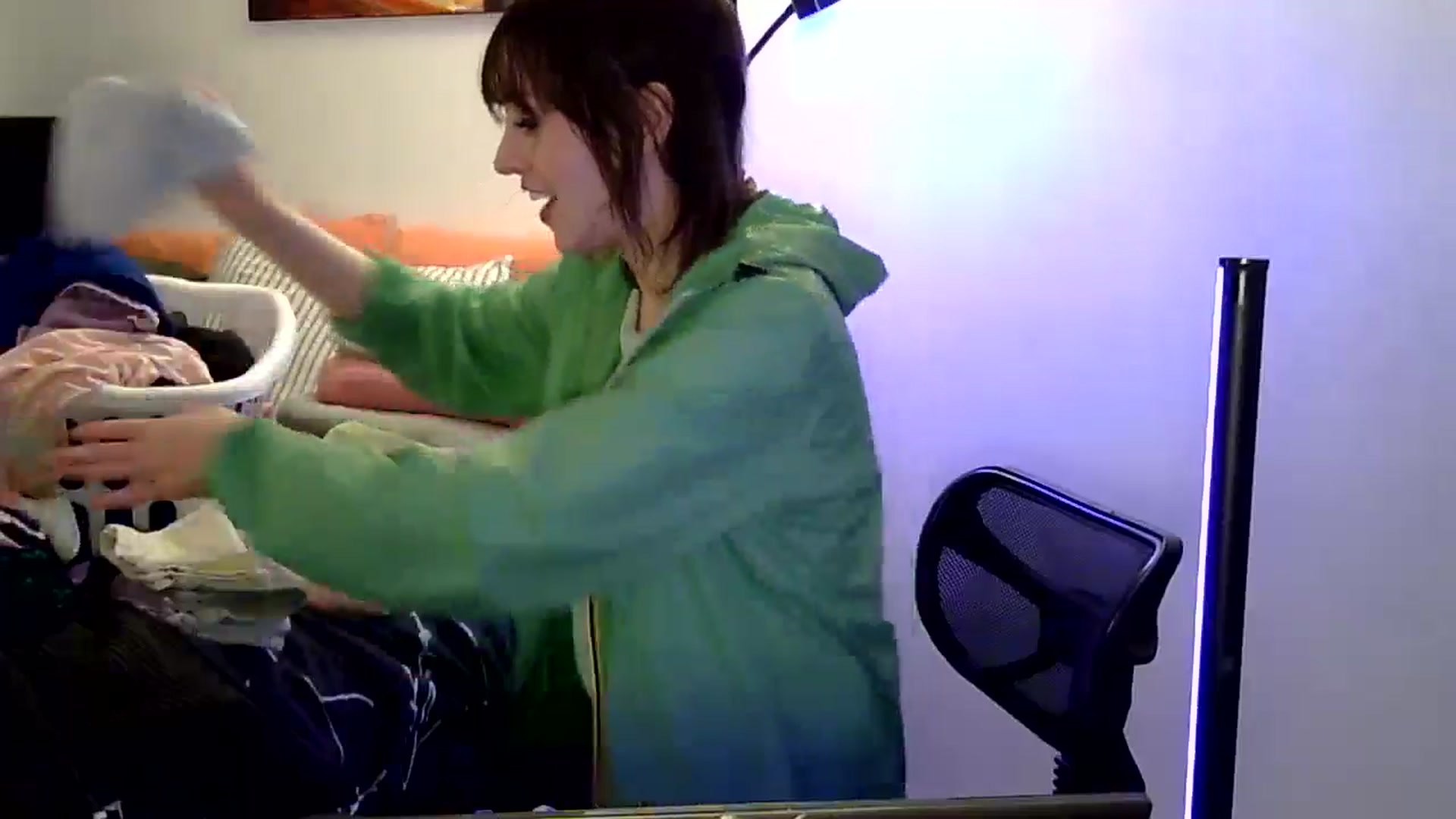 Gallery image thumbnail from antidreamgirl's myfreecams stream on, 05/19/2024, 04:13 image 9 of 20