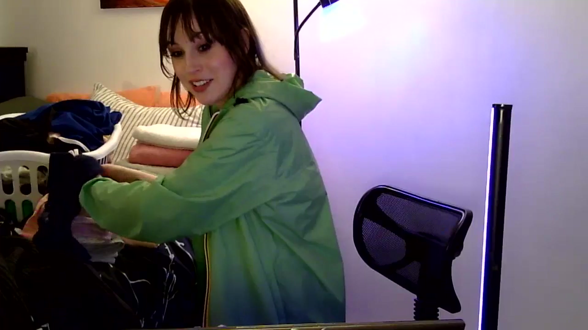 Gallery image thumbnail from antidreamgirl's myfreecams stream on, 05/19/2024, 04:13 image 12 of 20