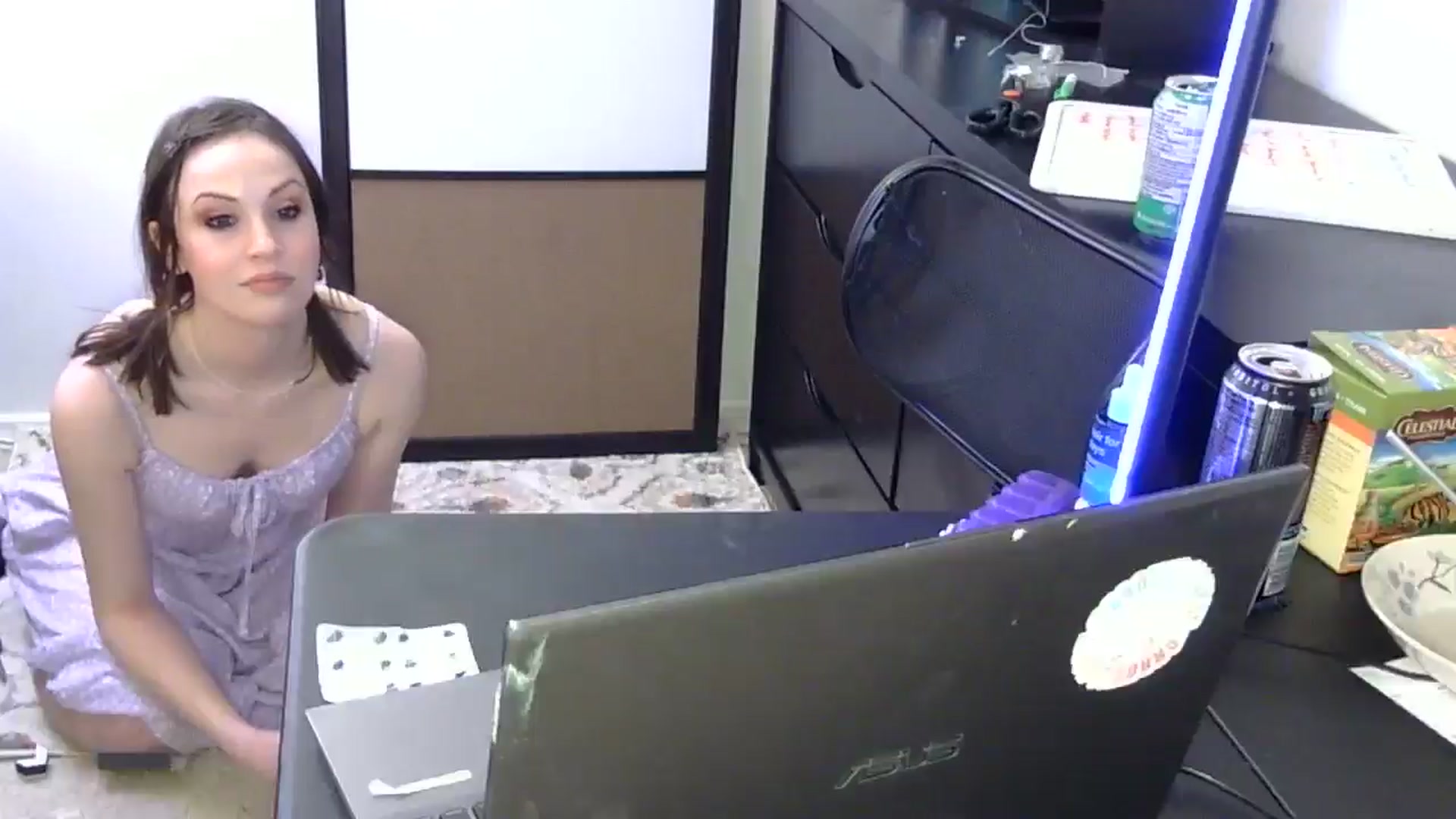 Gallery image thumbnail from antidreamgirl's myfreecams stream on, 05/25/2024, 04:05 image 18 of 20