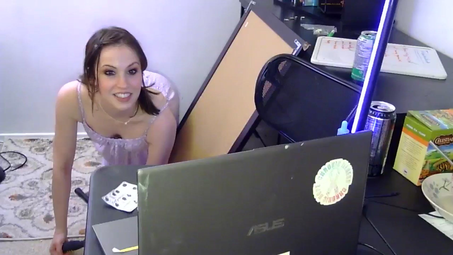 Gallery image thumbnail from antidreamgirl's myfreecams stream on, 05/25/2024, 04:05 image 16 of 20