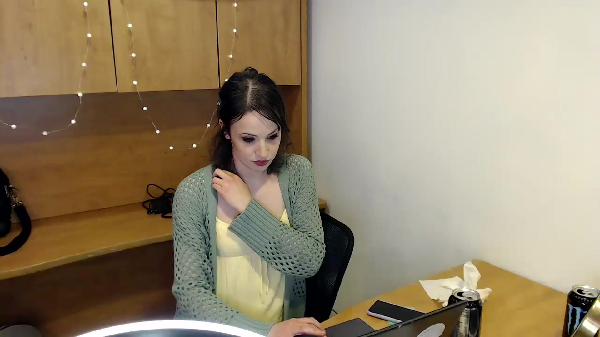 Gallery image thumbnail from antidreamgirl's myfreecams stream on, 06/18/2024, 24:01 image 18 of 20