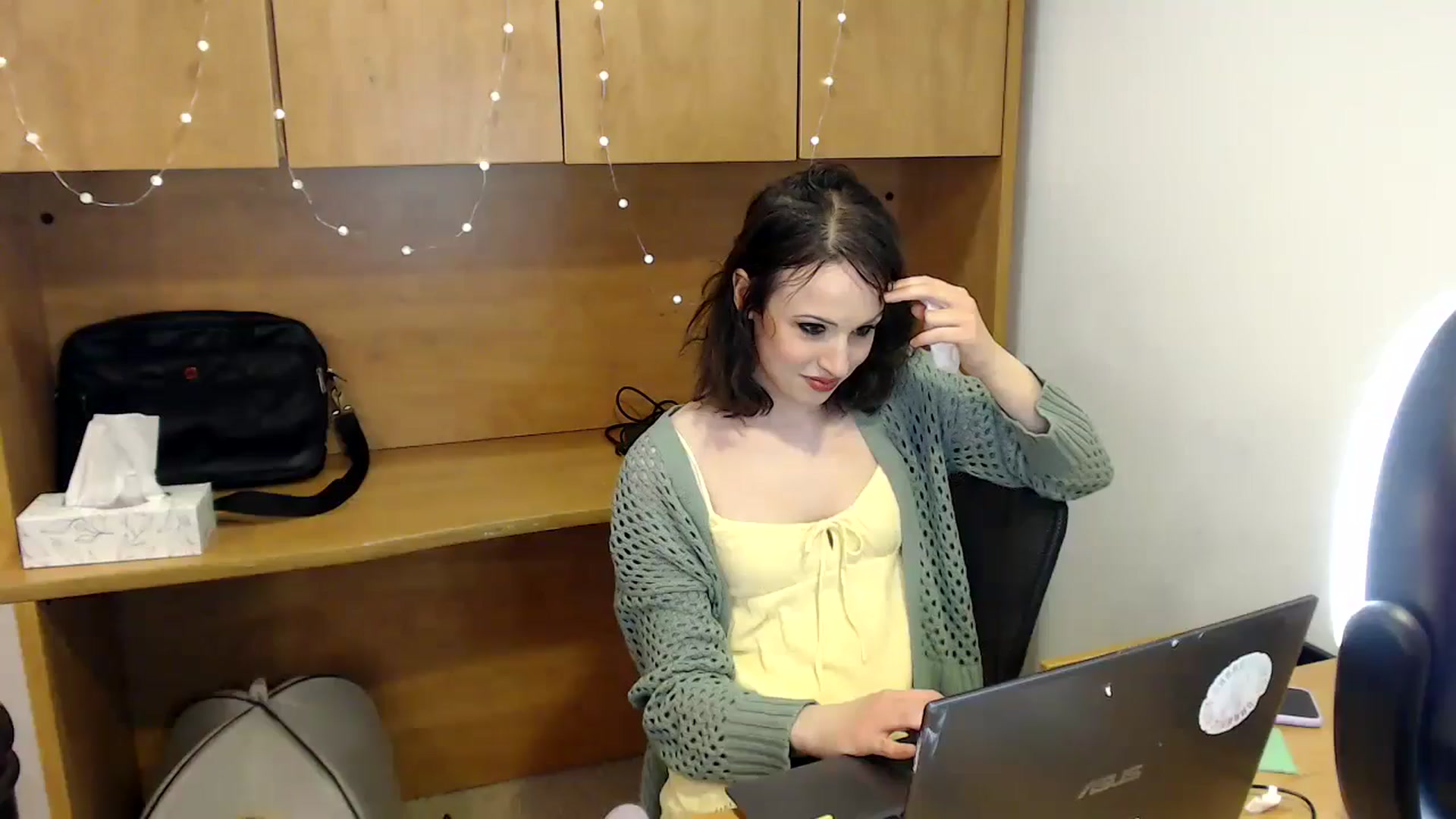 Gallery image thumbnail from antidreamgirl's myfreecams stream on, 06/18/2024, 24:01 image 8 of 20