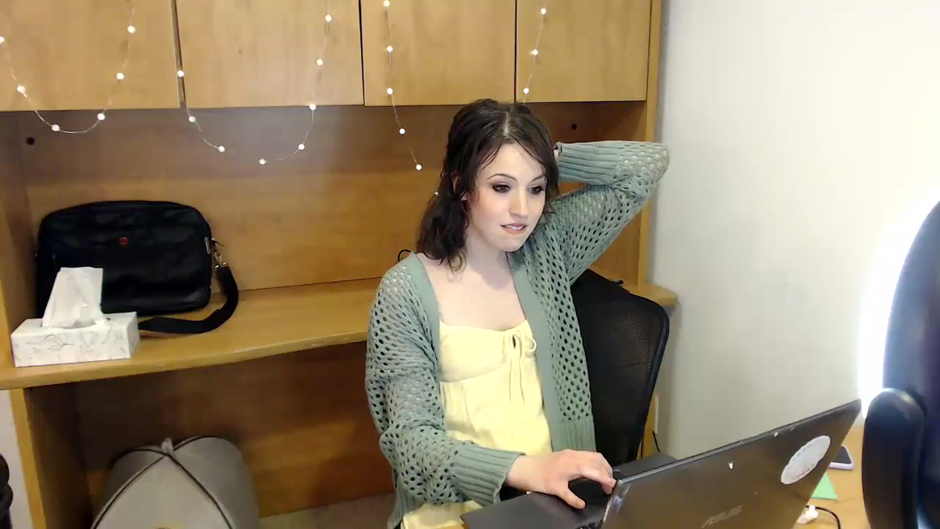 Gallery image thumbnail from antidreamgirl's myfreecams stream on, 06/18/2024, 24:01 image 10 of 20