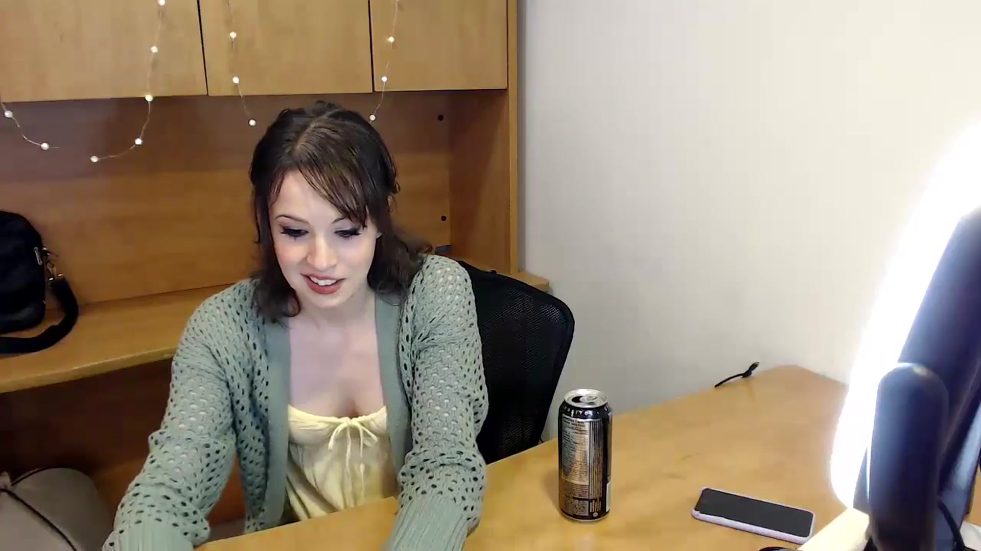 Gallery image thumbnail from antidreamgirl's myfreecams stream on, 06/18/2024, 24:01 image 4 of 20