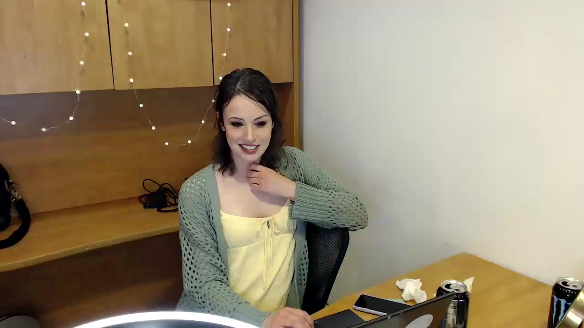 Gallery image thumbnail from antidreamgirl's myfreecams stream on, 06/18/2024, 24:01 image 19 of 20