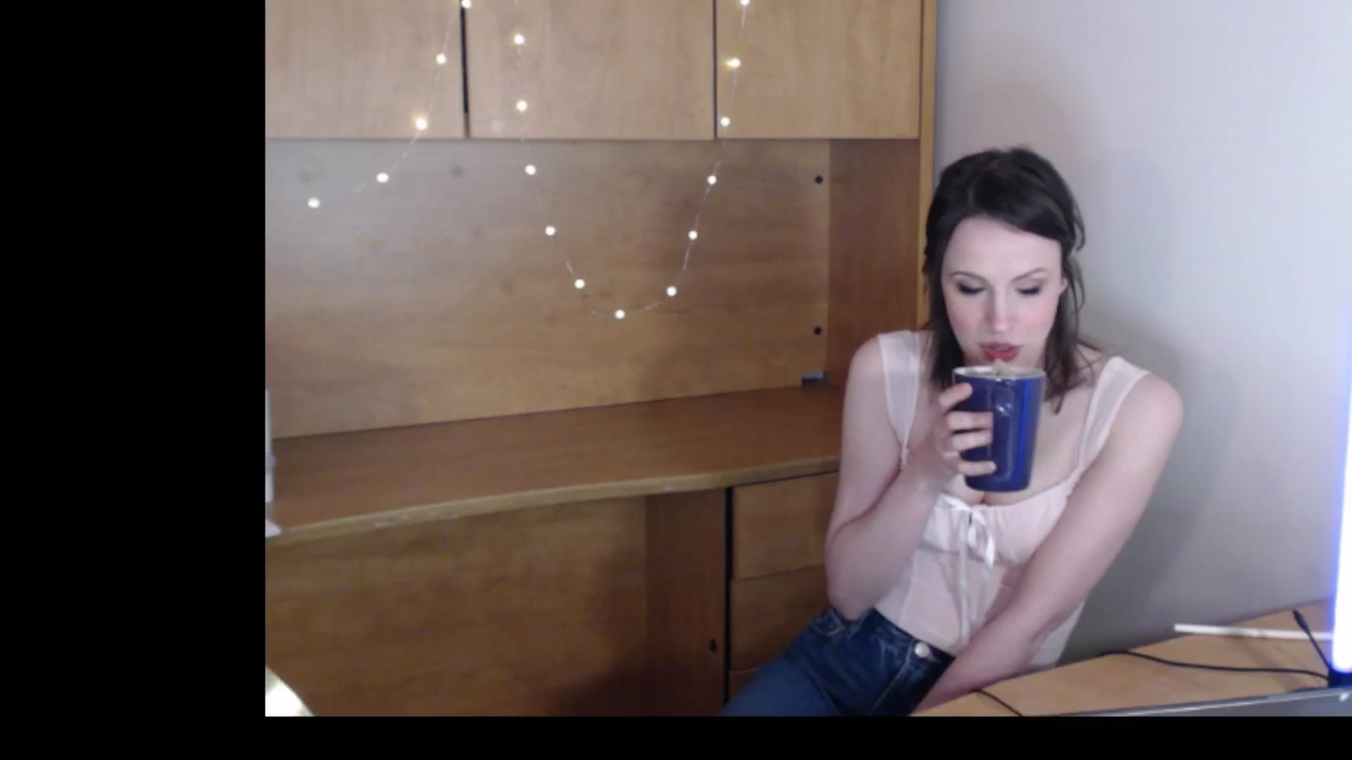 Gallery image thumbnail from antidreamgirl's myfreecams stream on, 06/22/2024, 03:08 image 19 of 20