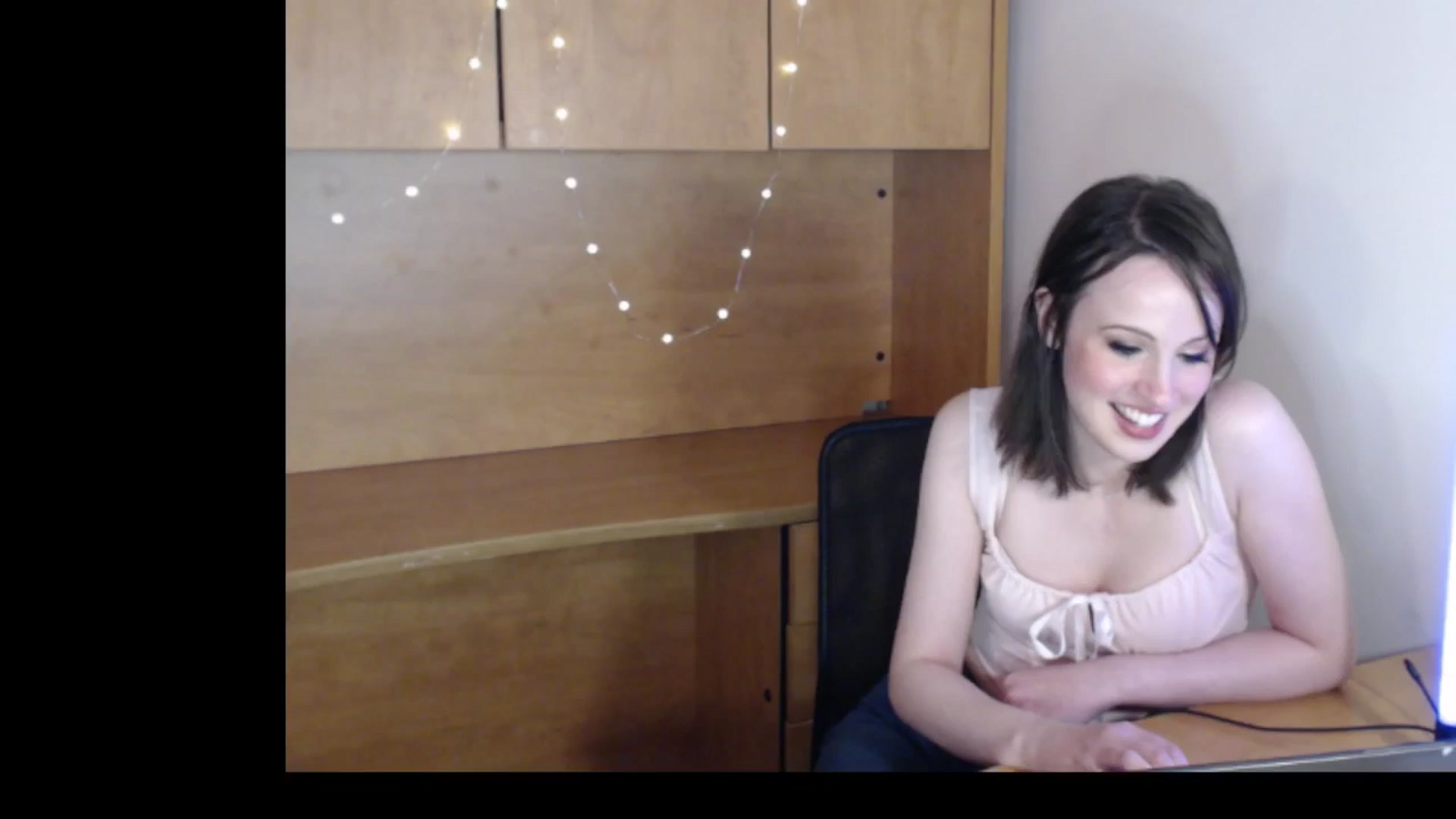Gallery image thumbnail from antidreamgirl's myfreecams stream on, 06/22/2024, 03:08 image 10 of 20