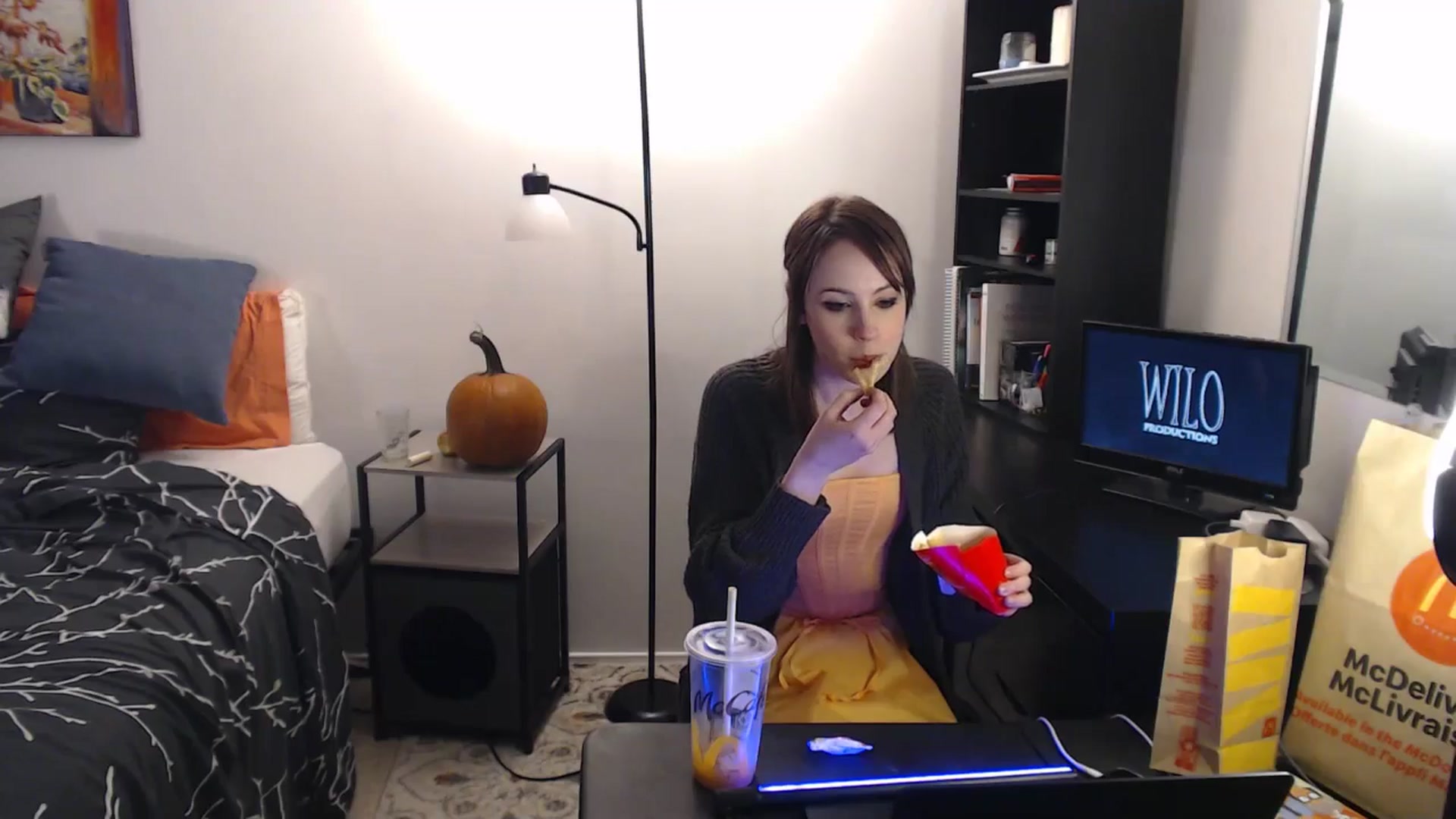 Gallery image thumbnail from antidreamgirl's myfreecams stream on, 10/12/2024, 23:41 image 15 of 20