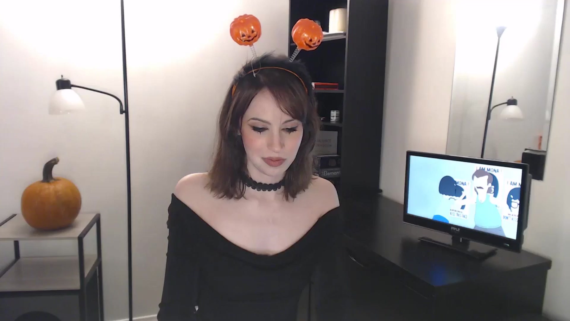 Gallery image thumbnail from antidreamgirl's myfreecams stream on, 10/15/2024, 24:13 image 8 of 20