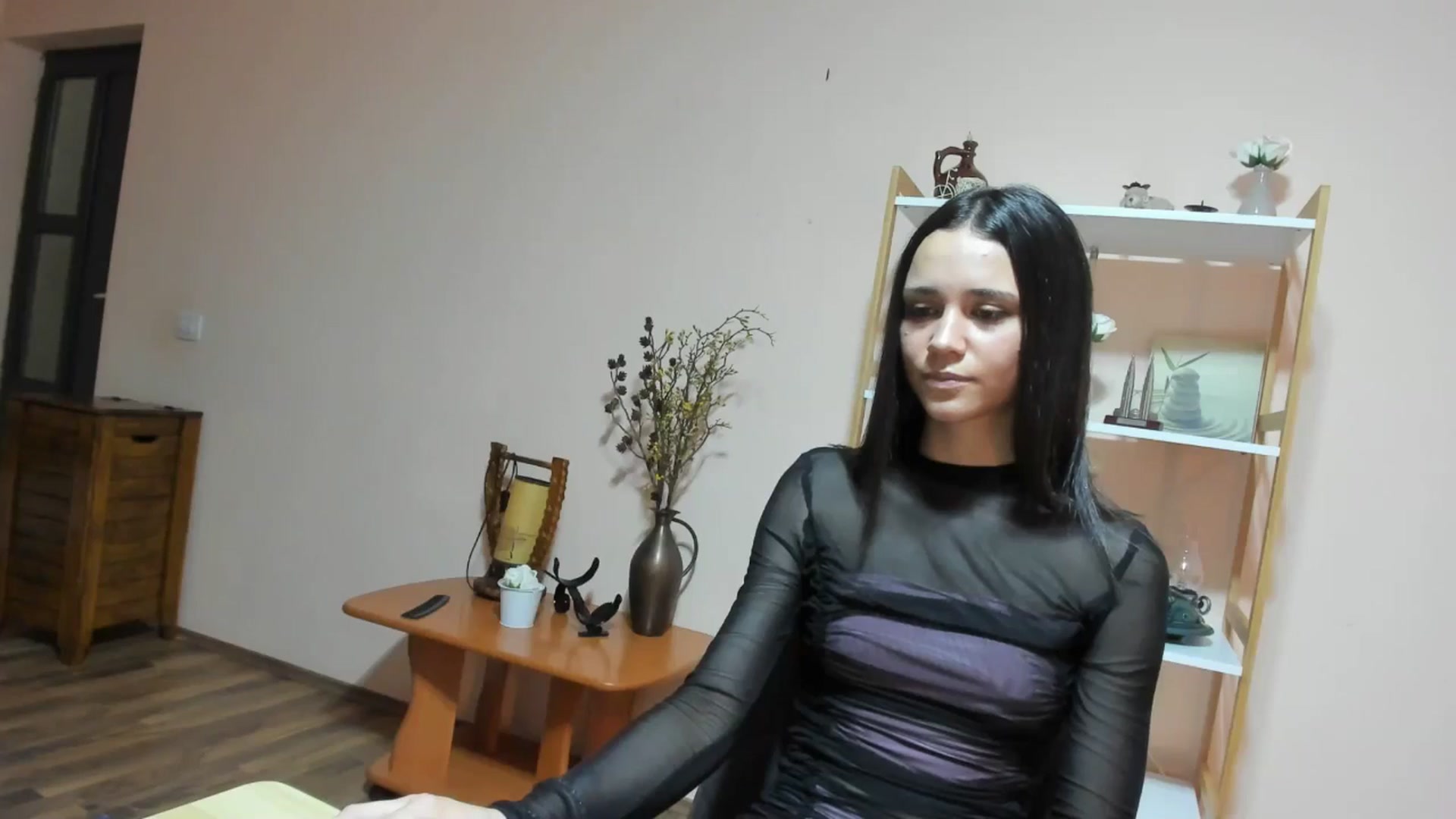 Gallery image thumbnail from aorra's myfreecams stream on, 06/20/2025, 20:46 image 18 of 20
