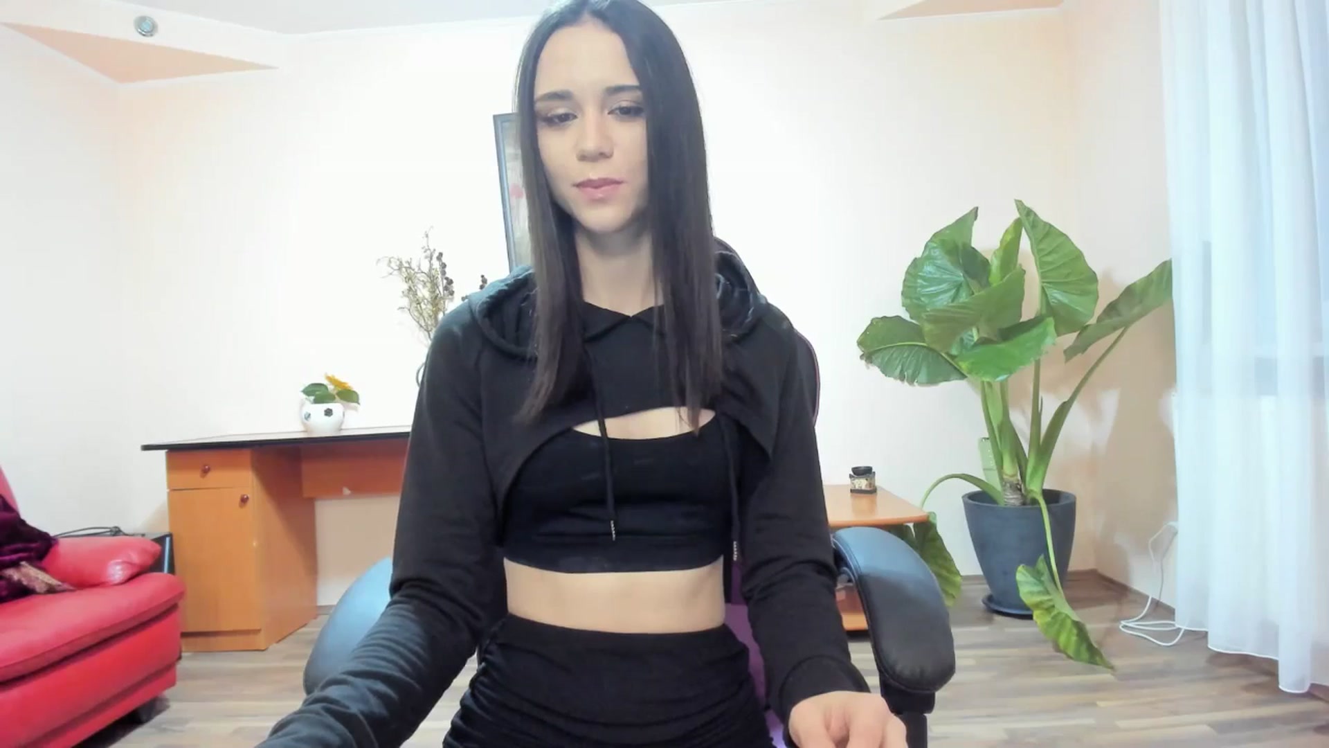 Gallery image thumbnail from aorra's myfreecams stream on, 09/20/2025, 19:10 image 2 of 20