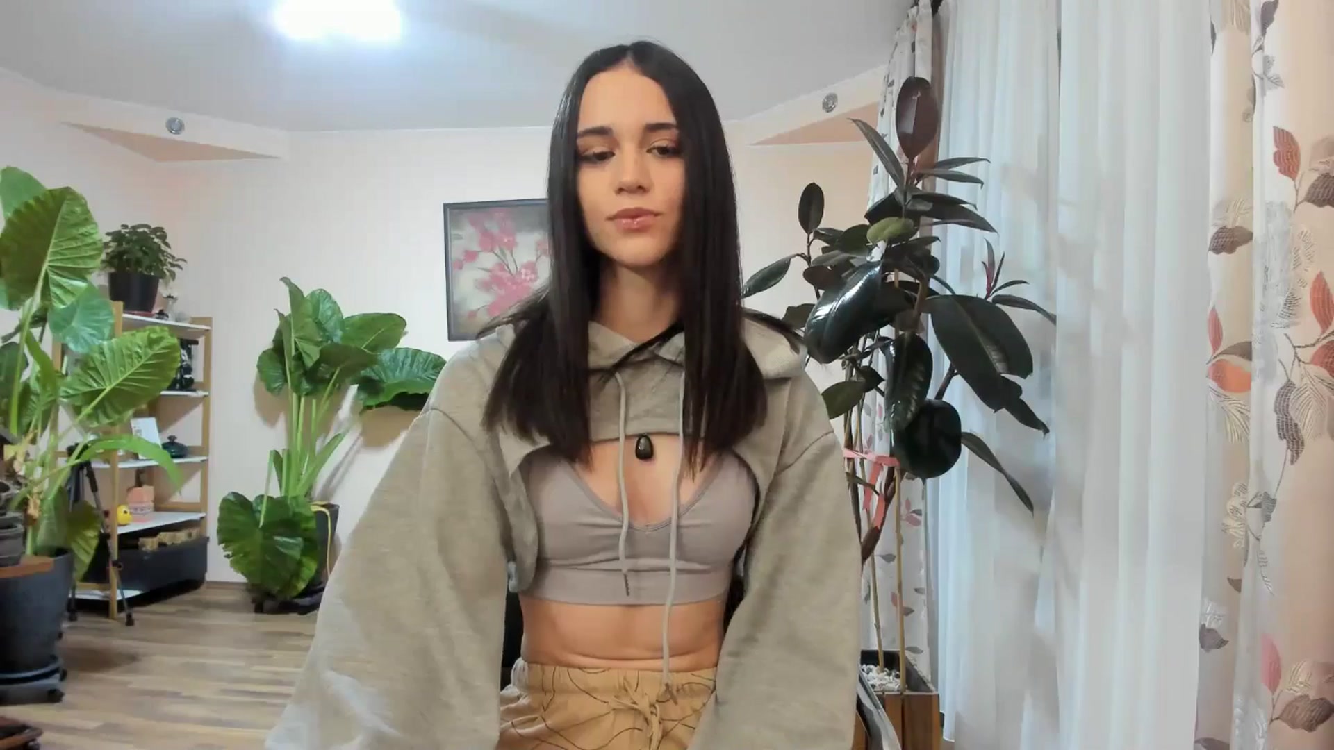 Gallery image thumbnail from aorra's myfreecams stream on, 10/09/2025, 11:56 image 17 of 20