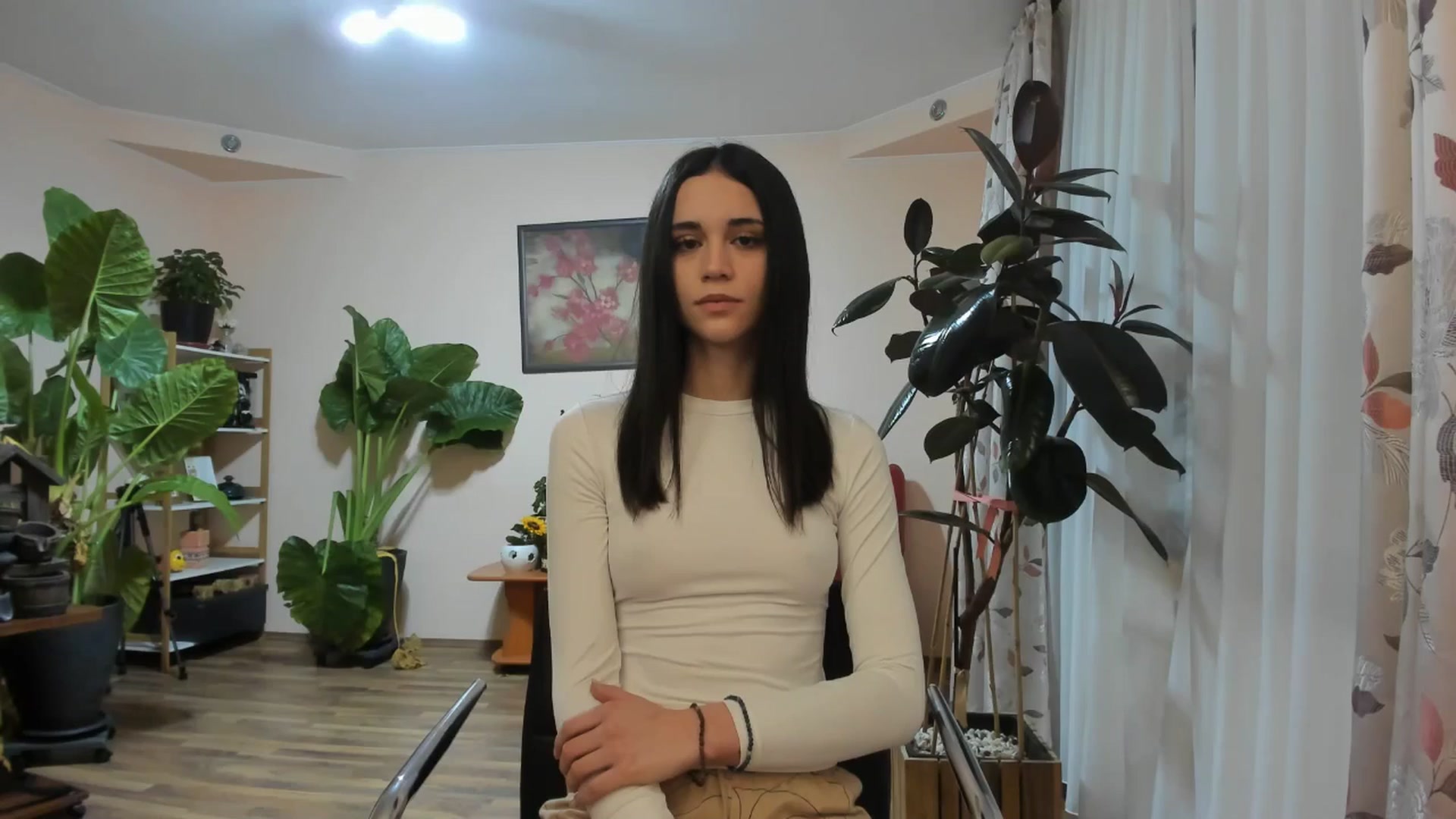 Gallery image thumbnail from aorra's myfreecams stream on, 10/09/2025, 14:22 image 3 of 20