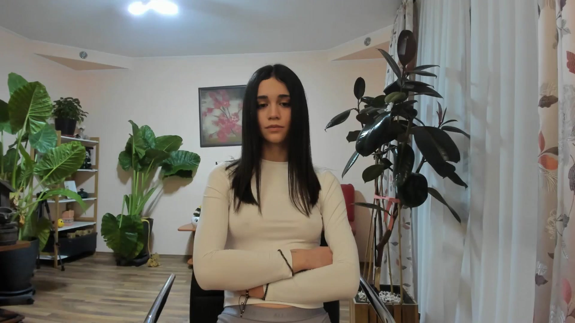Gallery image thumbnail from aorra's myfreecams stream on, 10/09/2025, 14:22 image 19 of 20