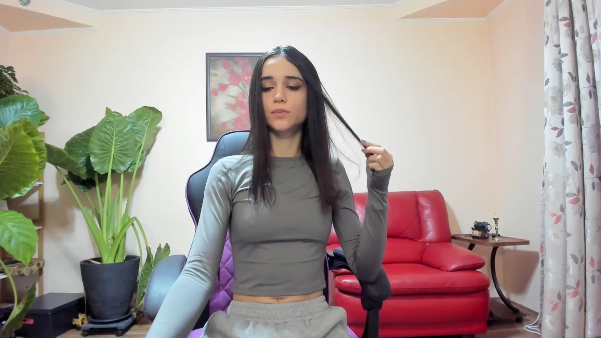 Gallery image thumbnail from aorra's myfreecams stream on, 10/15/2025, 09:41 image 13 of 20