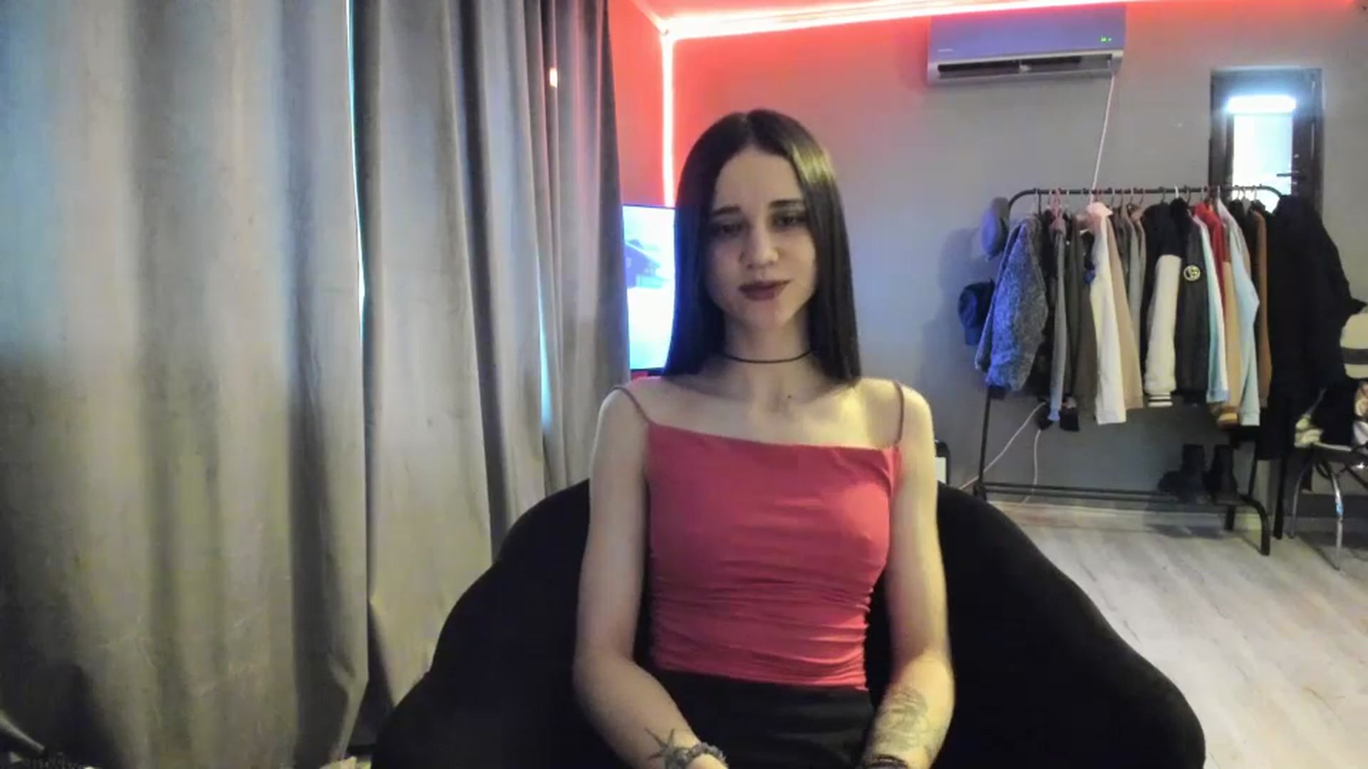 Gallery image thumbnail from aorra's myfreecams stream on, 03/09/2026, 05:03 image 13 of 20
