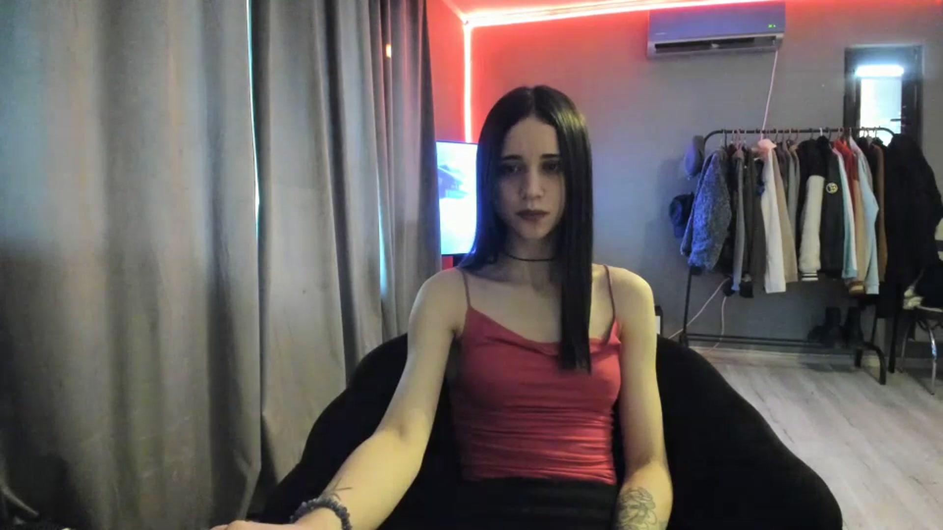 Gallery image thumbnail from aorra's myfreecams stream on, 03/09/2026, 05:03 image 11 of 20