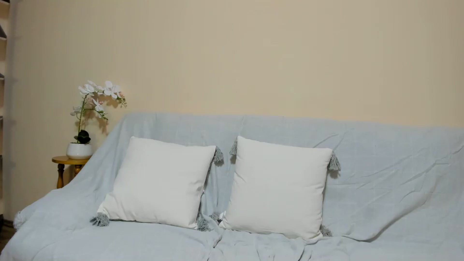Gallery image thumbnail from aorra's myfreecams stream on, 06/14/2026, 01:28 image 19 of 20