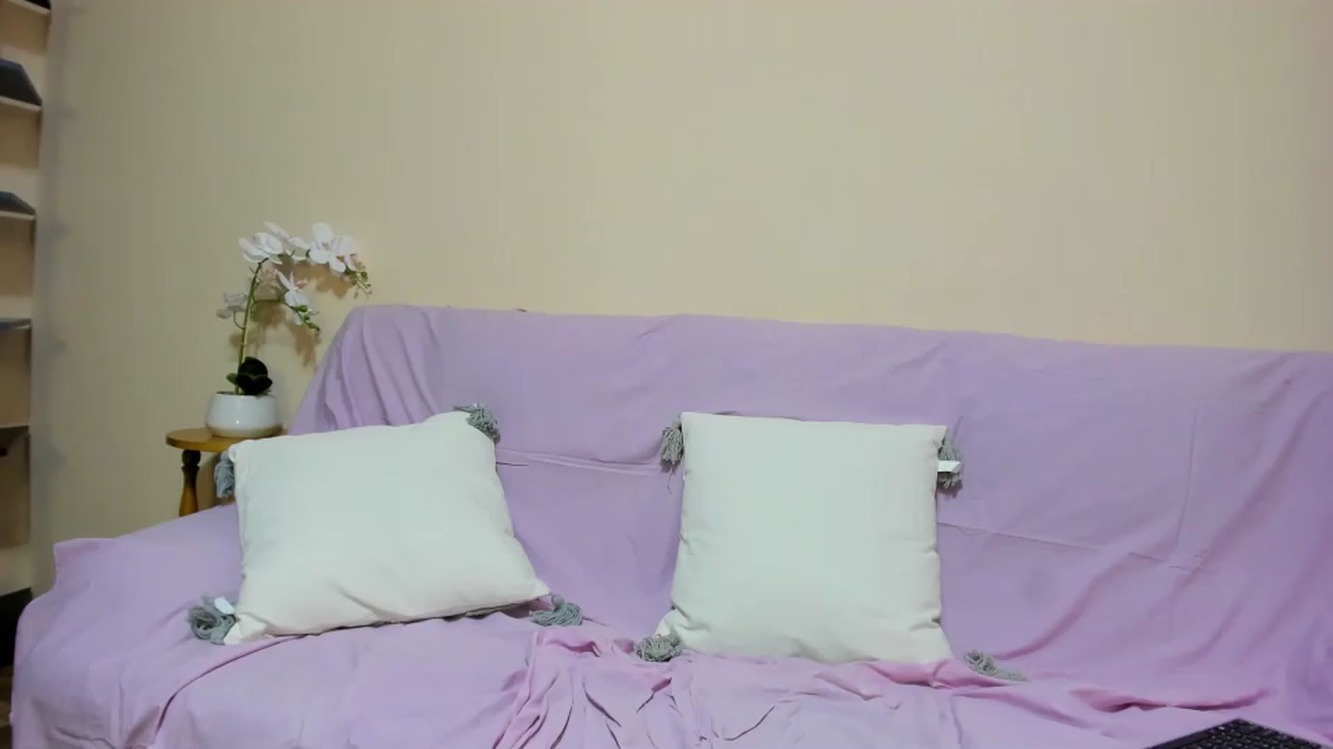Gallery image thumbnail from aorra's myfreecams stream on, 06/14/2026, 22:58 image 11 of 20