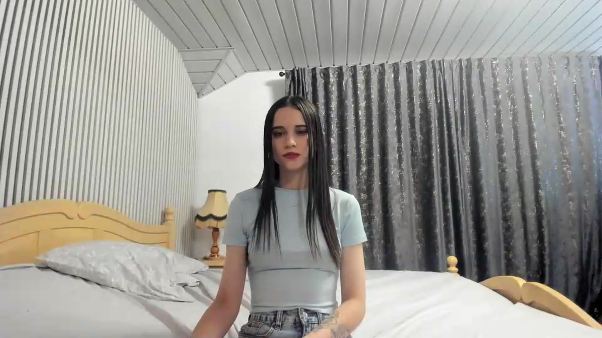 Gallery image thumbnail from aorra's myfreecams stream on, 07/12/2026, 24:32 image 6 of 20