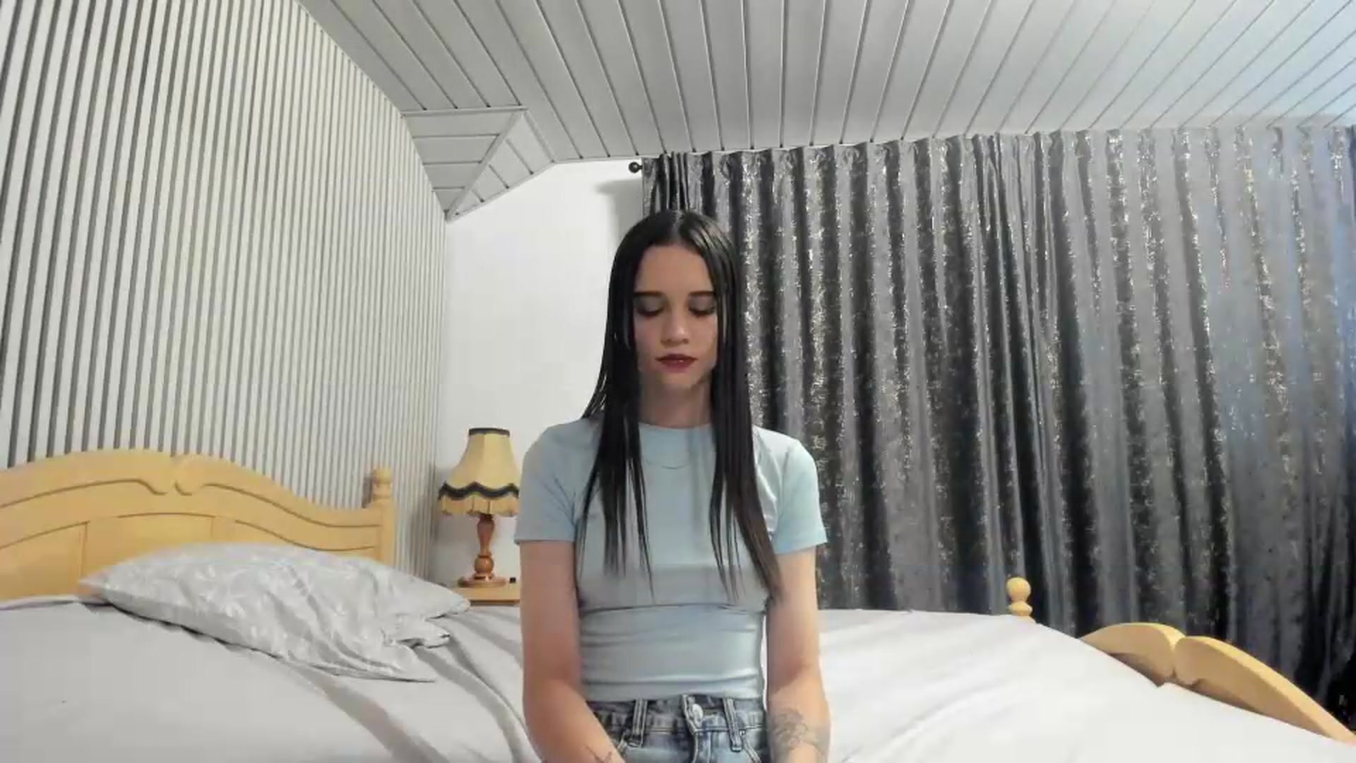 Gallery image thumbnail from aorra's myfreecams stream on, 07/12/2026, 24:32 image 5 of 20