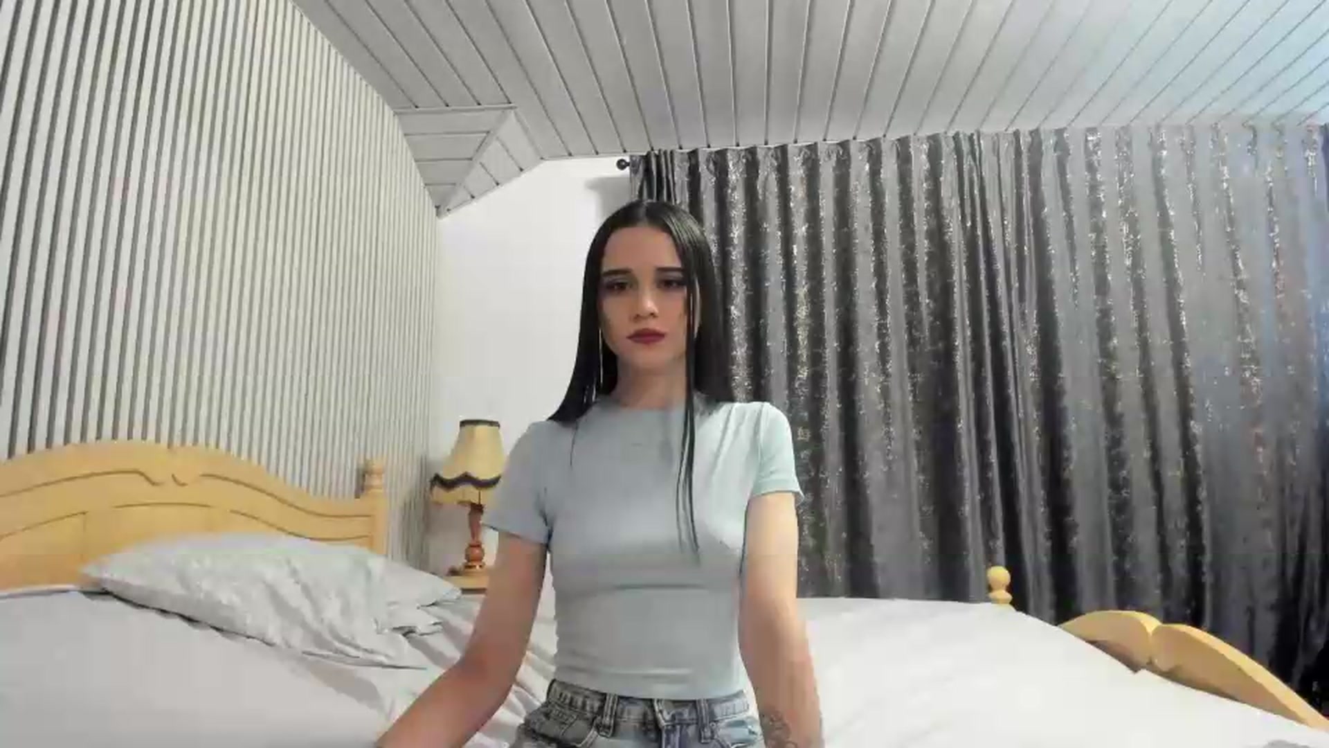Gallery image thumbnail from aorra's myfreecams stream on, 07/12/2026, 24:32 image 15 of 20