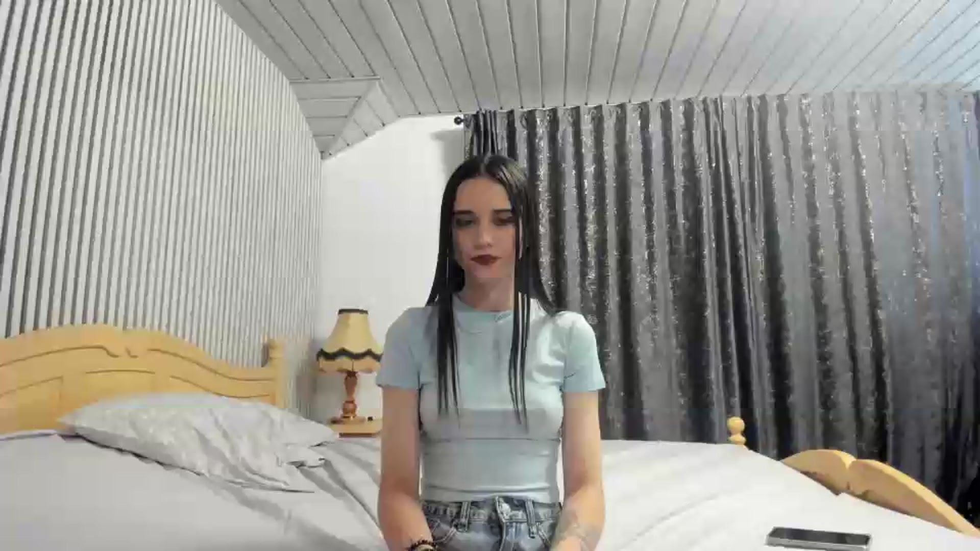 Gallery image thumbnail from aorra's myfreecams stream on, 07/12/2026, 24:32 image 1 of 20