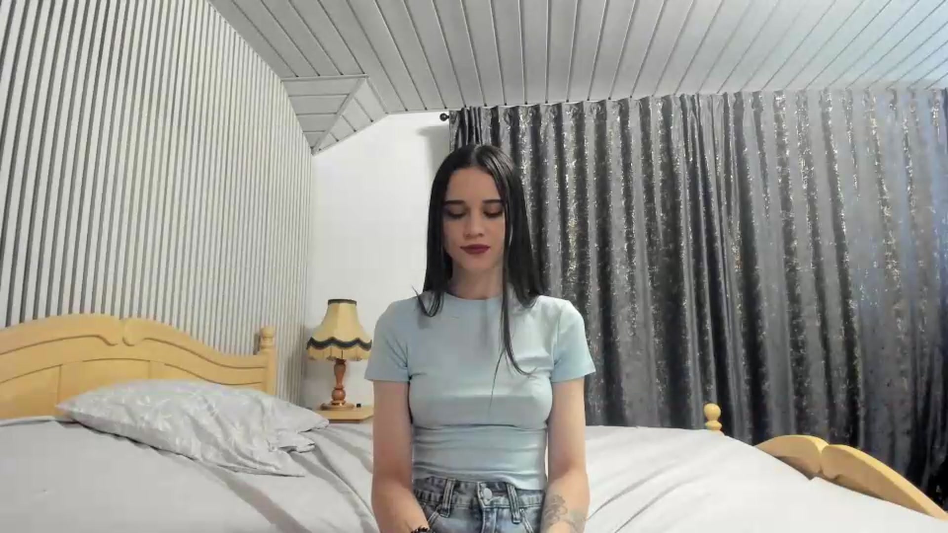 Gallery image thumbnail from aorra's myfreecams stream on, 07/12/2026, 24:32 image 9 of 20