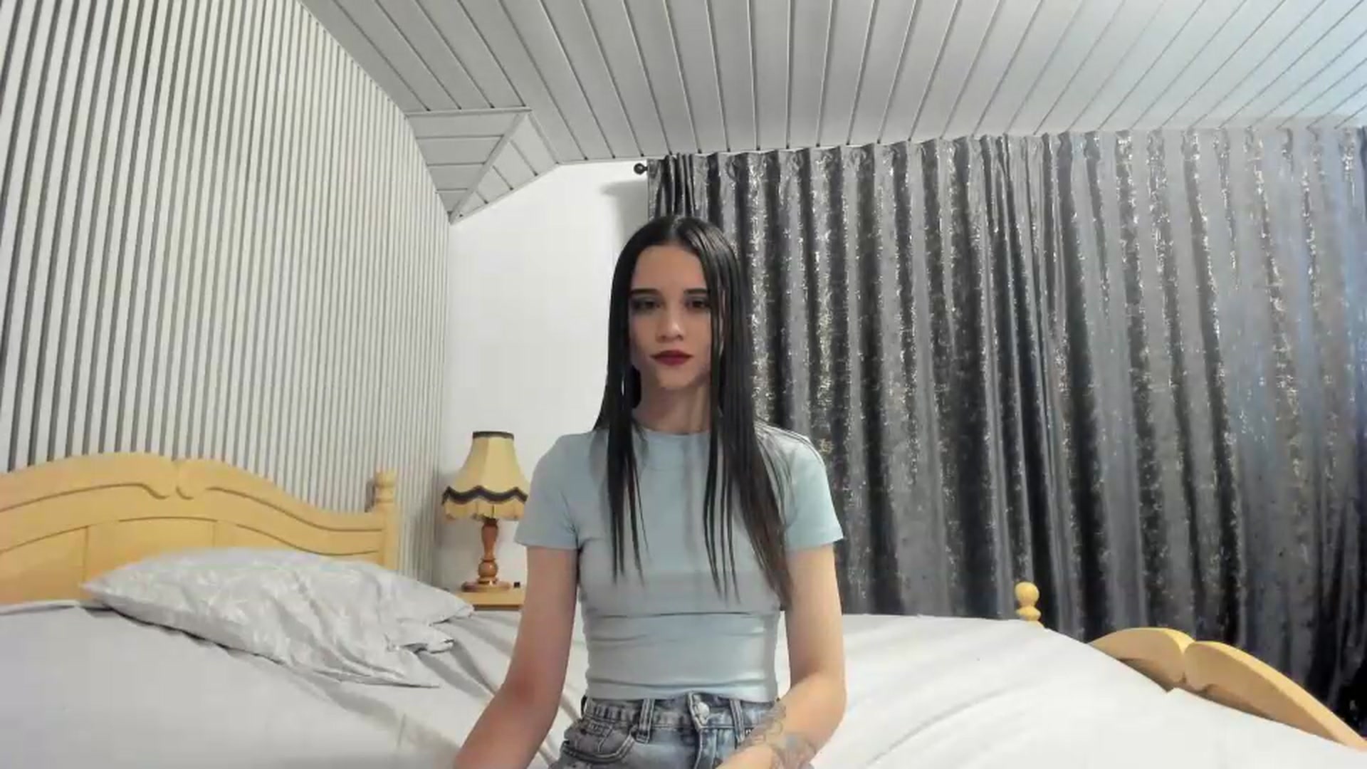 Gallery image thumbnail from aorra's myfreecams stream on, 07/12/2026, 24:32 image 2 of 20