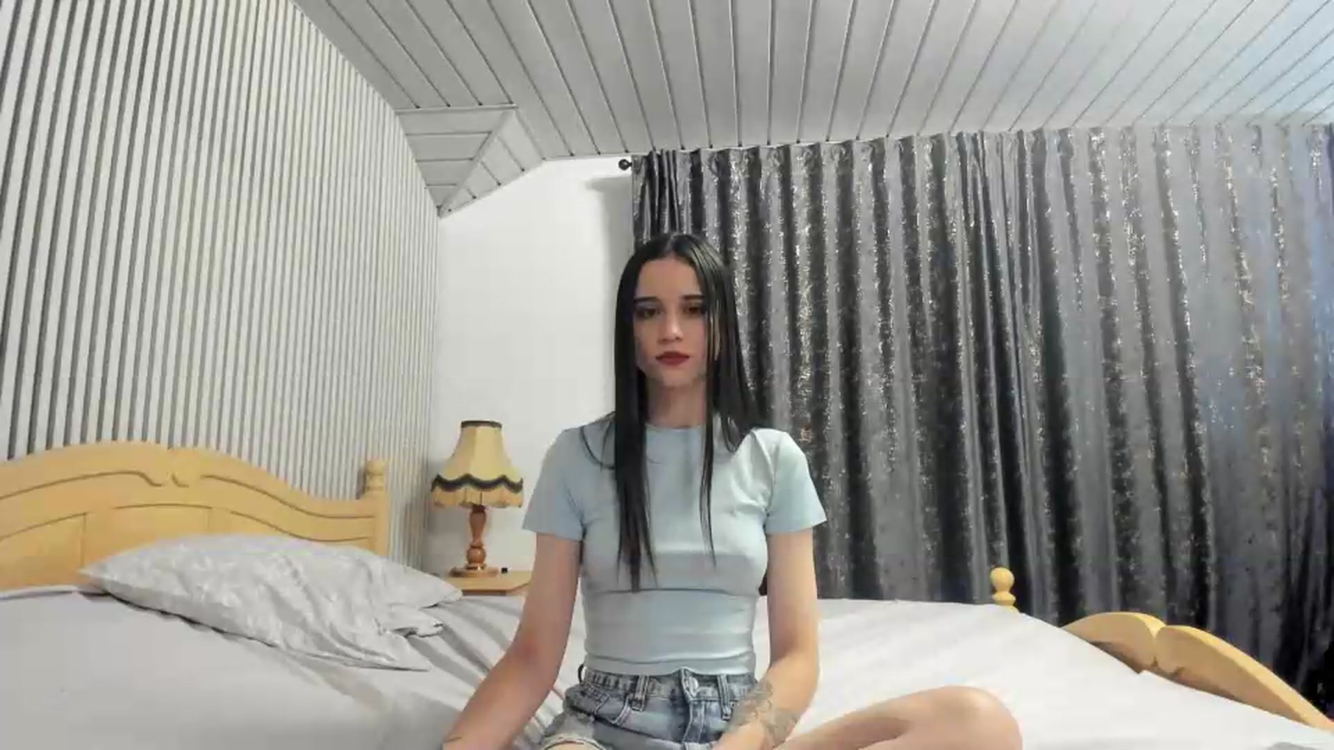 Gallery image thumbnail from aorra's myfreecams stream on, 07/12/2026, 24:32 image 18 of 20