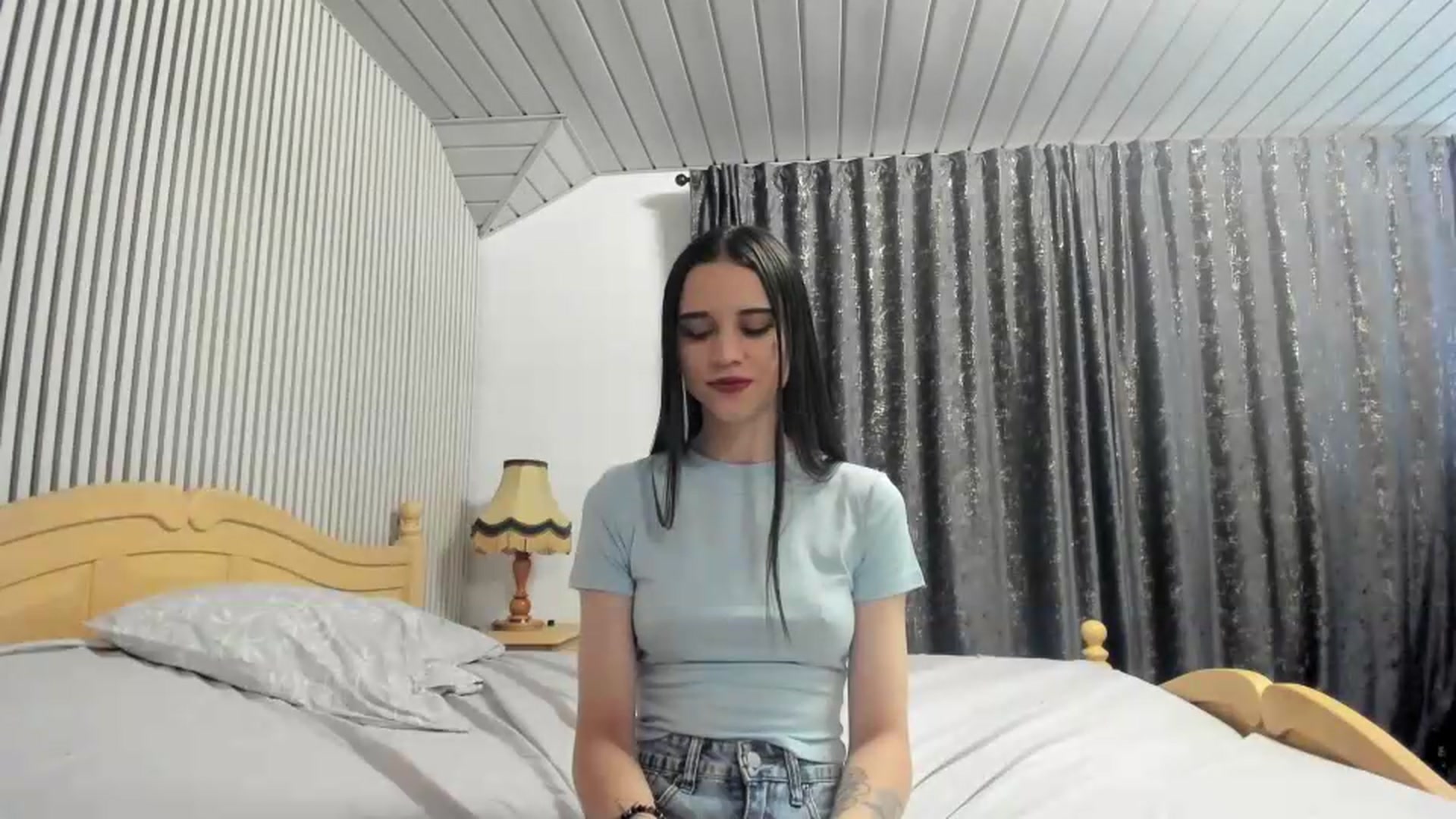 Gallery image thumbnail from aorra's myfreecams stream on, 07/12/2026, 24:32 image 10 of 20