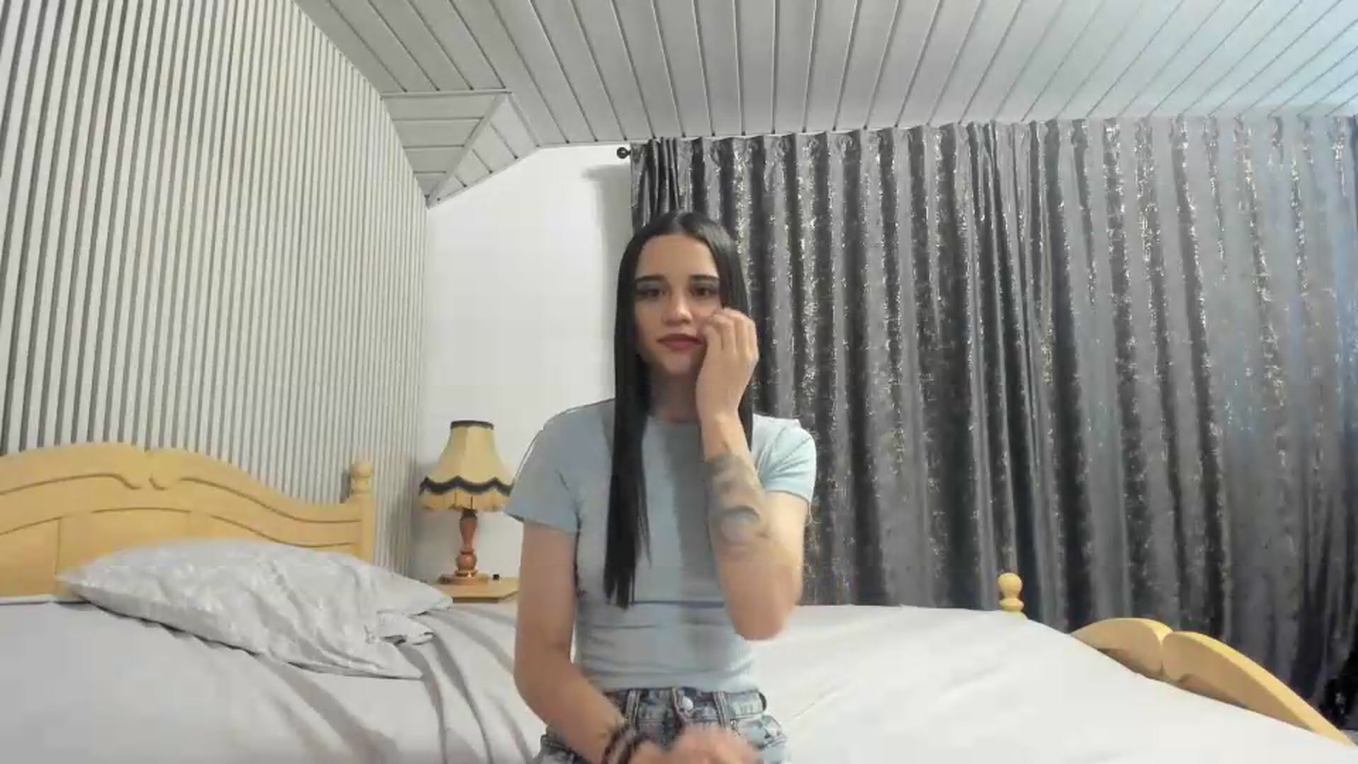 Gallery image thumbnail from aorra's myfreecams stream on, 07/12/2026, 03:06 image 19 of 20
