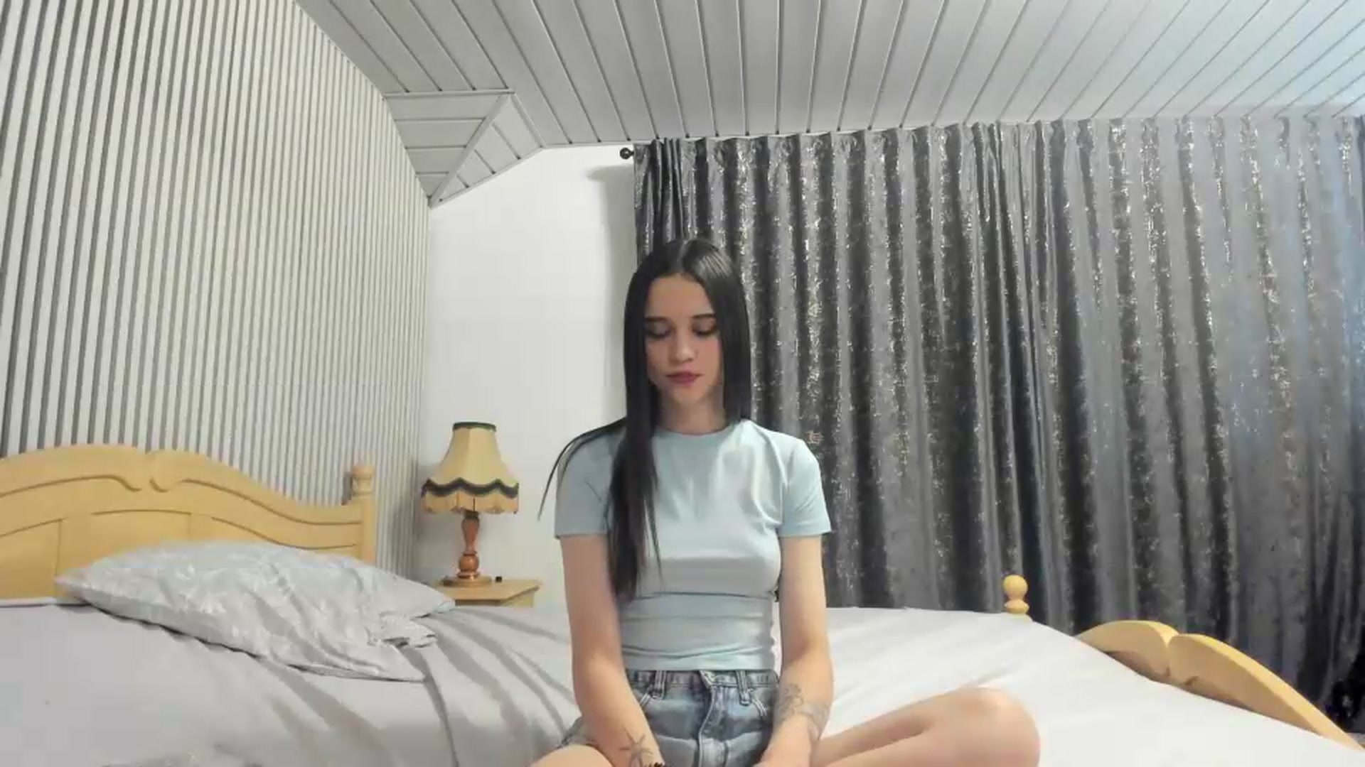 Gallery image thumbnail from aorra's myfreecams stream on, 07/12/2026, 03:06 image 7 of 20